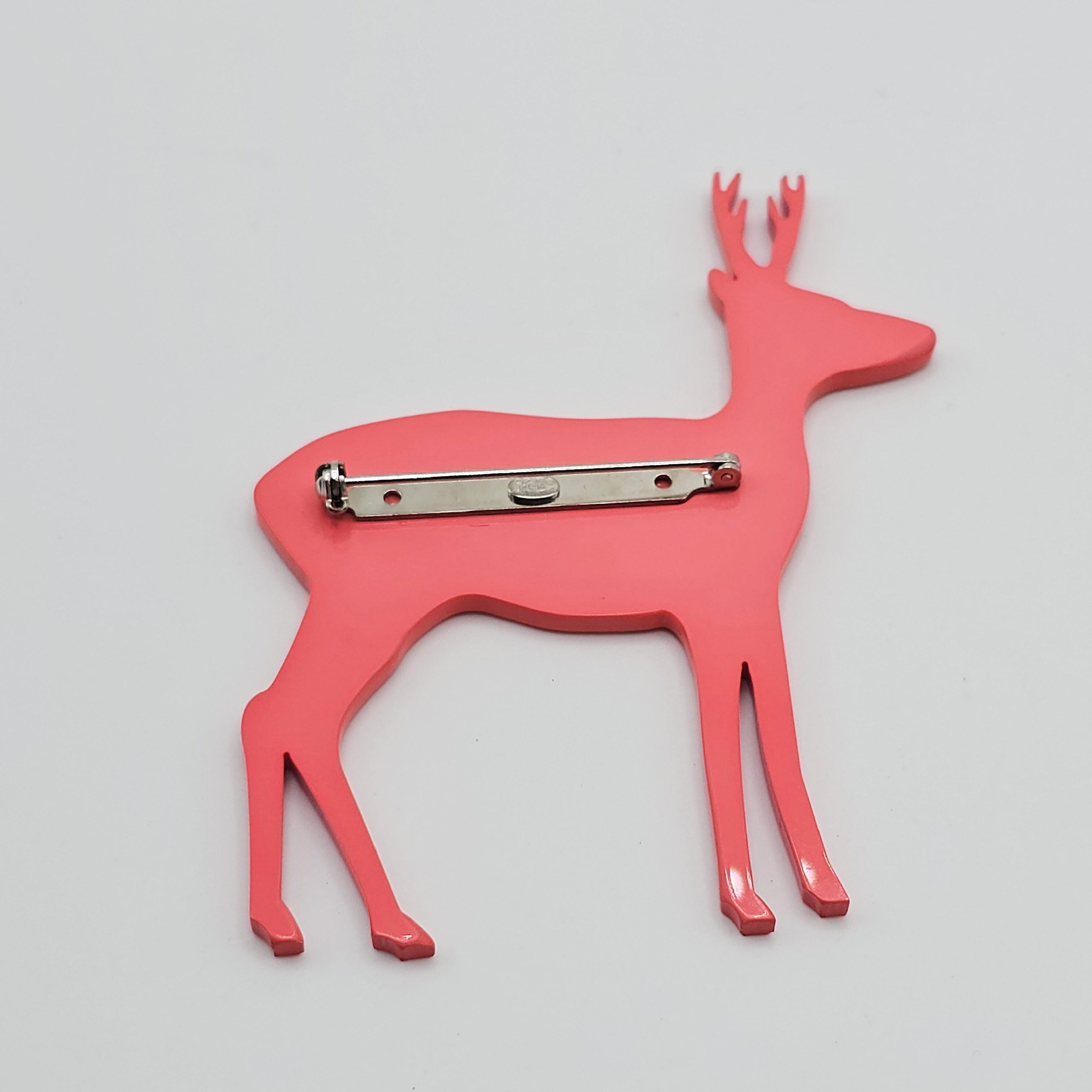 brooch — view 2