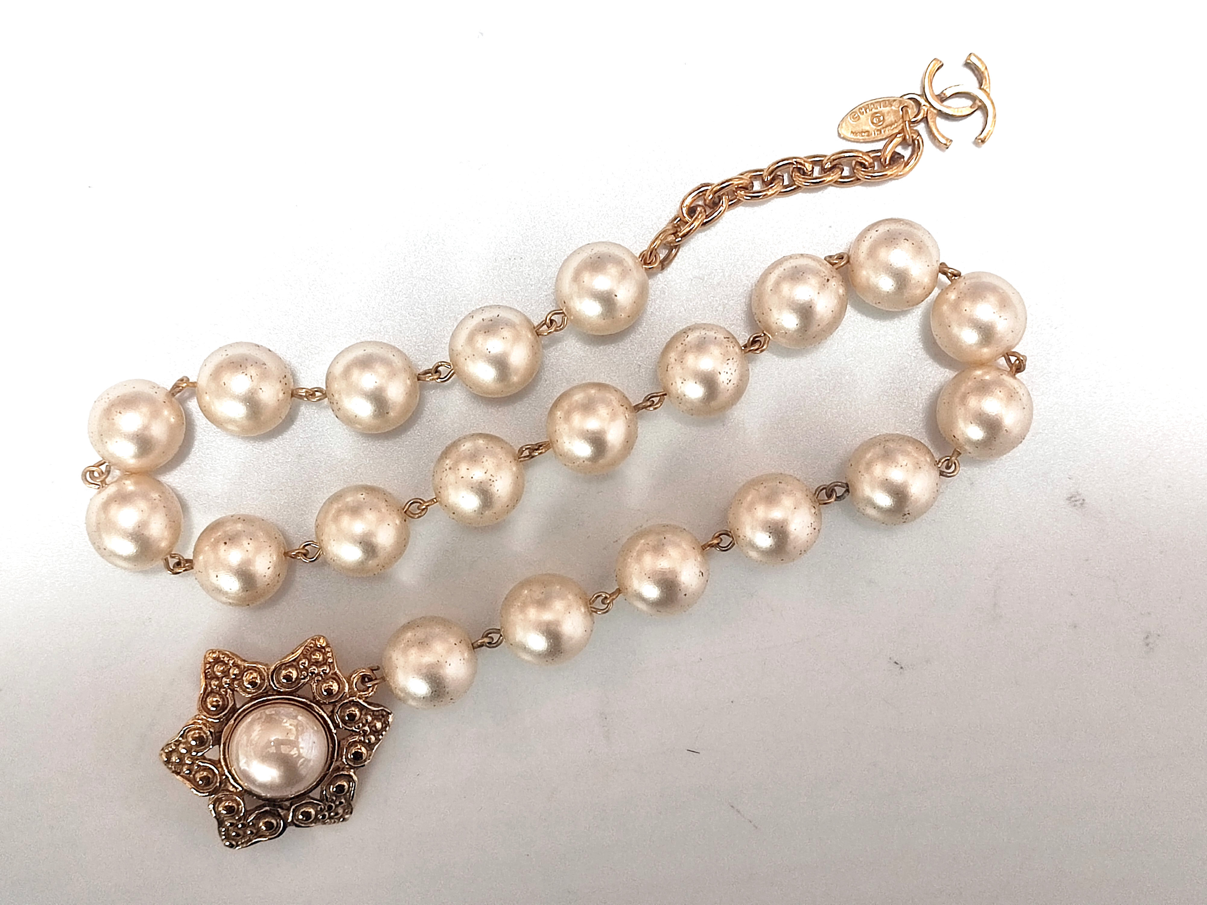 Coco Mark Flower Pearl Necklace