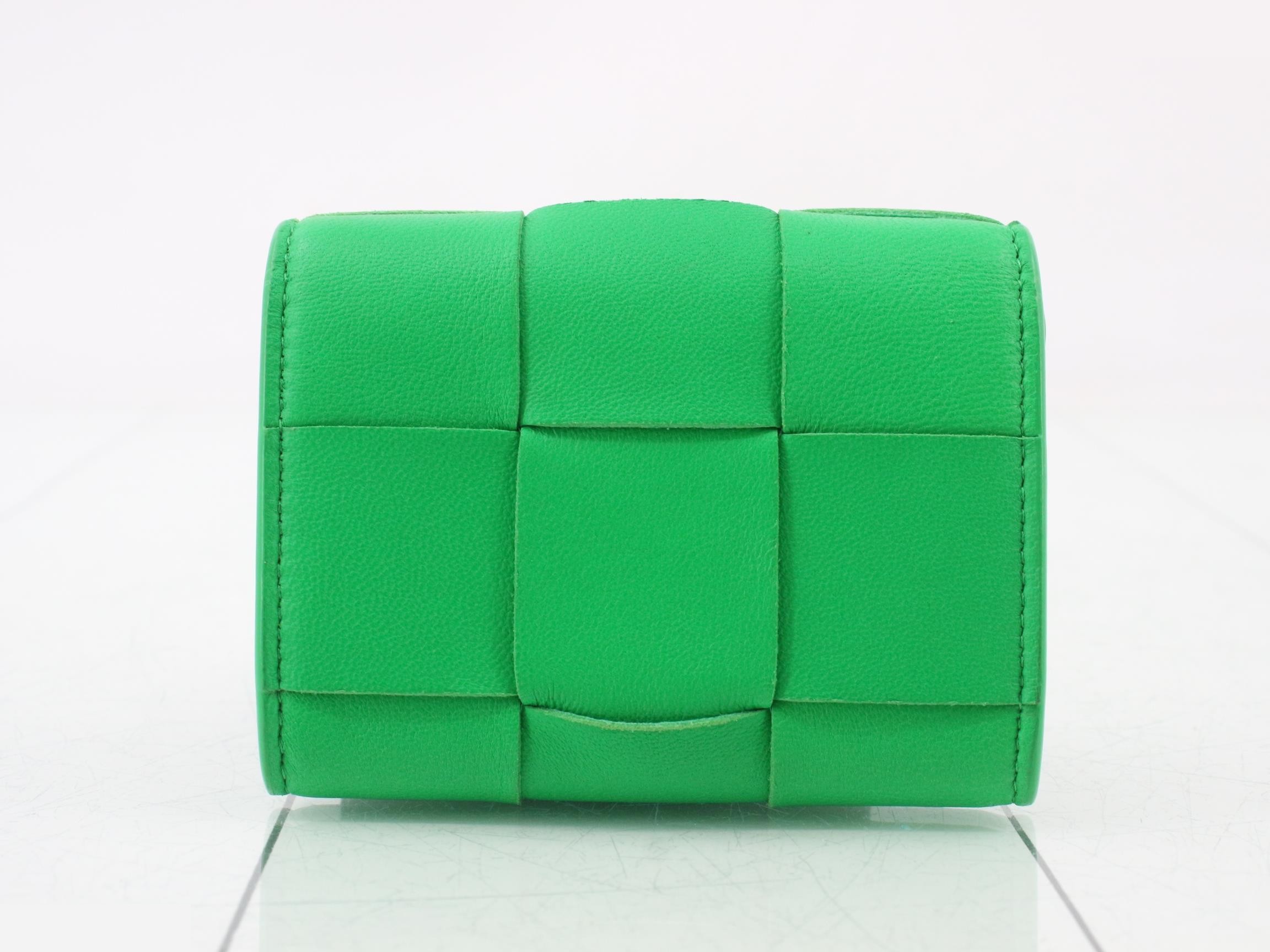 Cassette Bi-fold Wallet Intrecciato (Bag) / Wallet — view 2