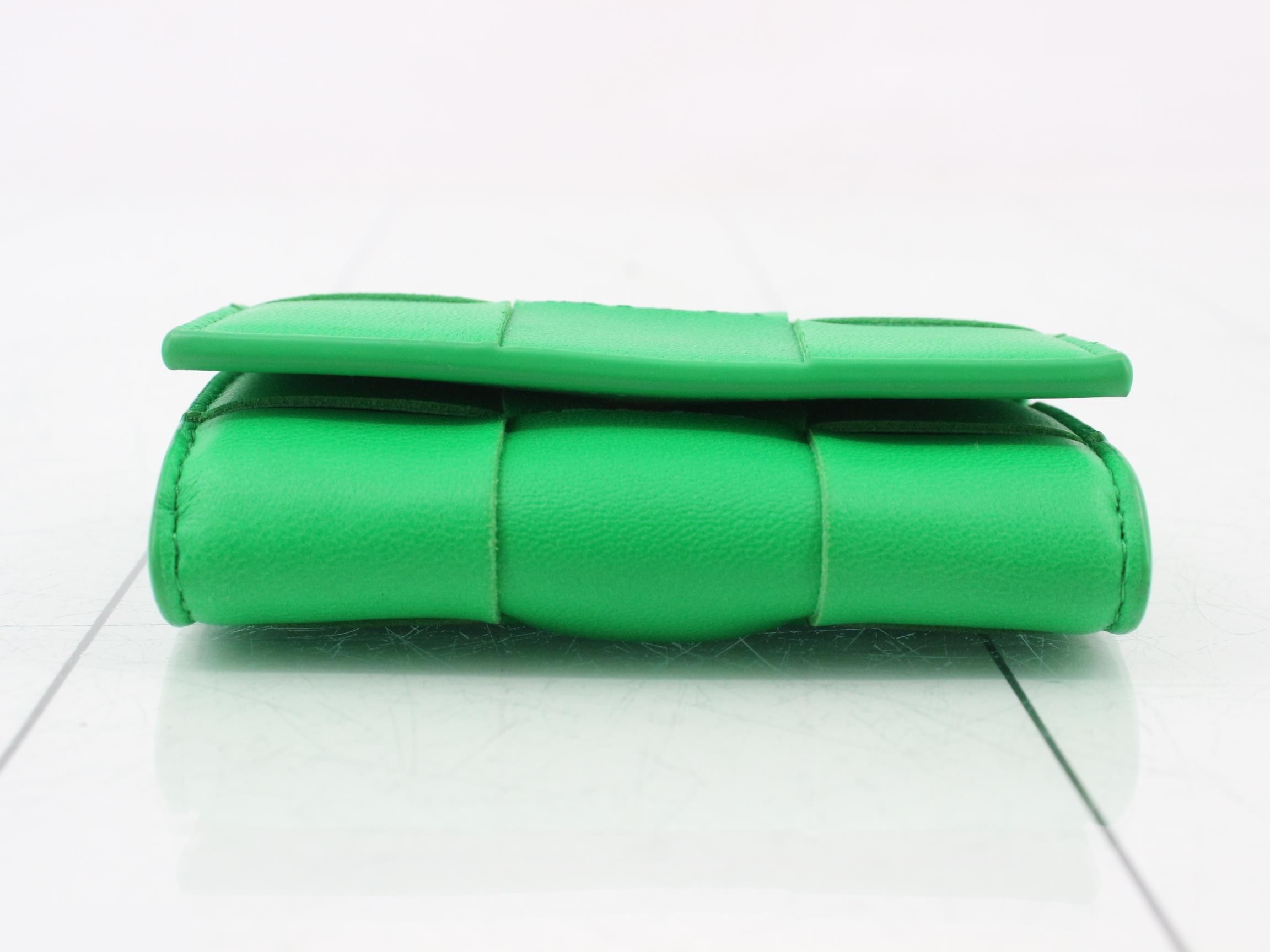 Cassette Bi-fold Wallet Intrecciato (Bag) / Wallet — view 3