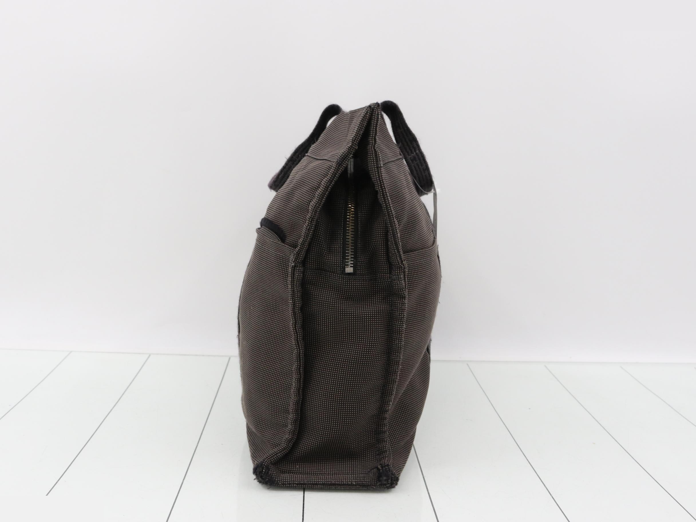 Aleline Tote MM Gray with Key and Padlock — view 3