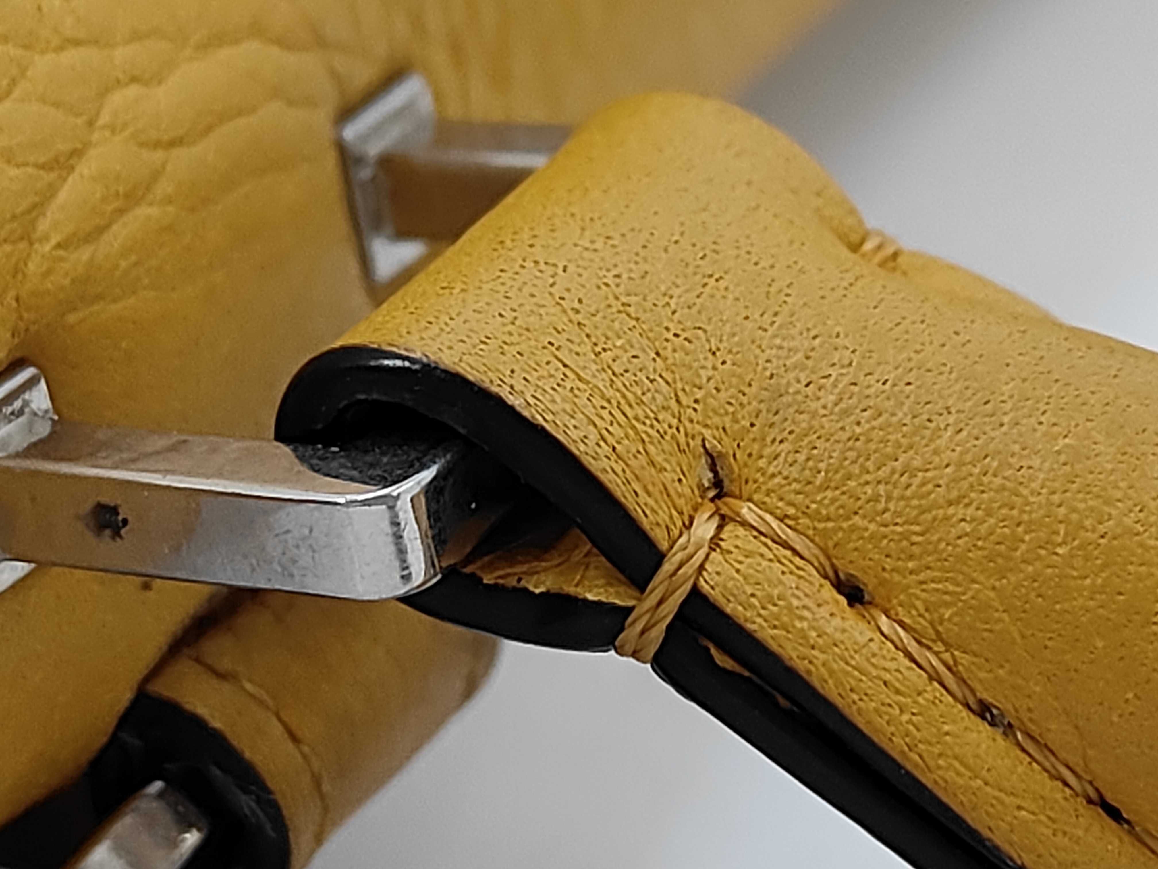 Trapeze Yellow Calf Leather Handbag — view 6