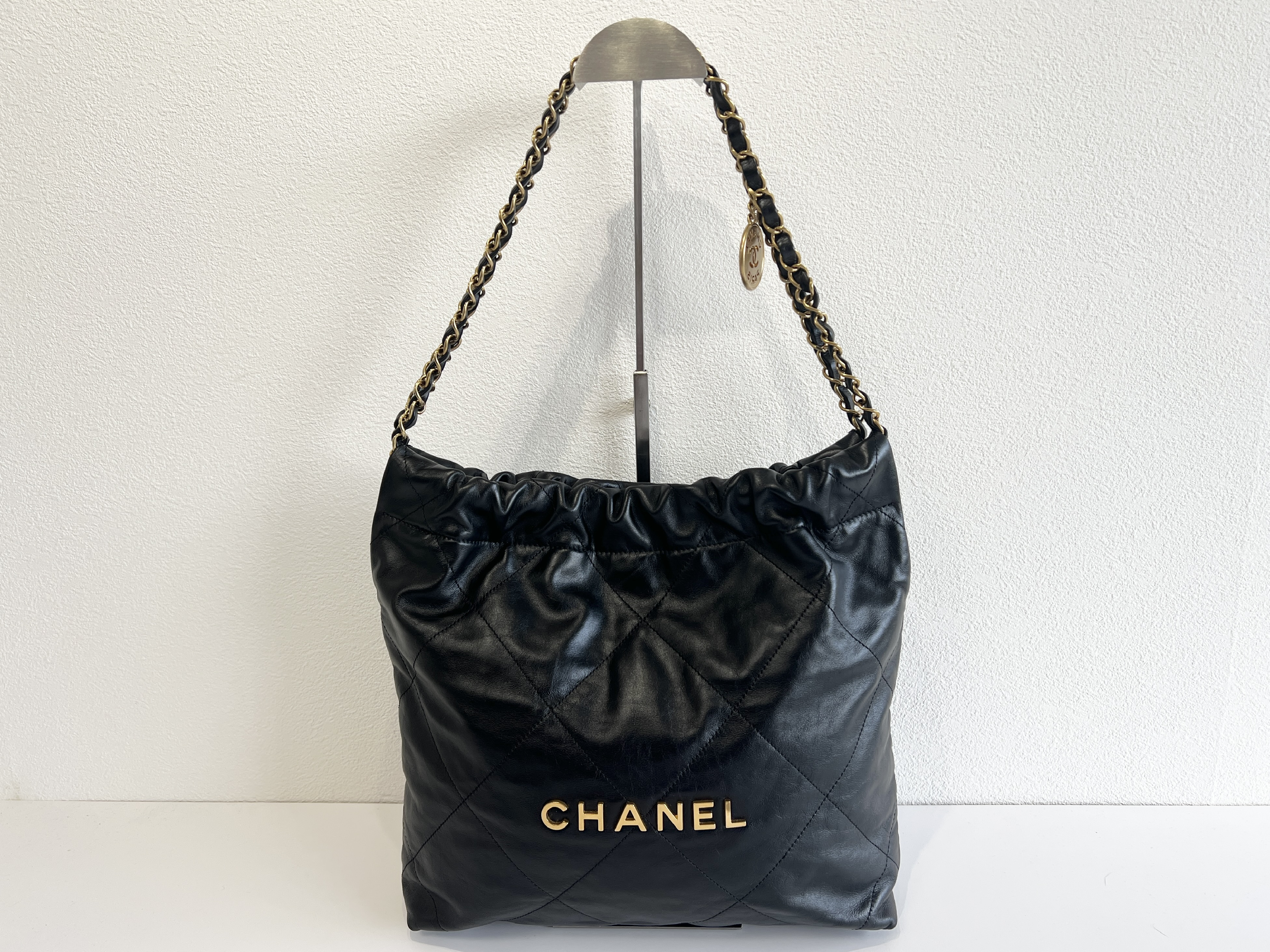 22 Shiny Calfskin Lambskin Leather Coco Mark Charm Chain Shoulder Bag Tote Bag with Pouch Serial Plate Gold Hardware Shoulder Bag — view 2
