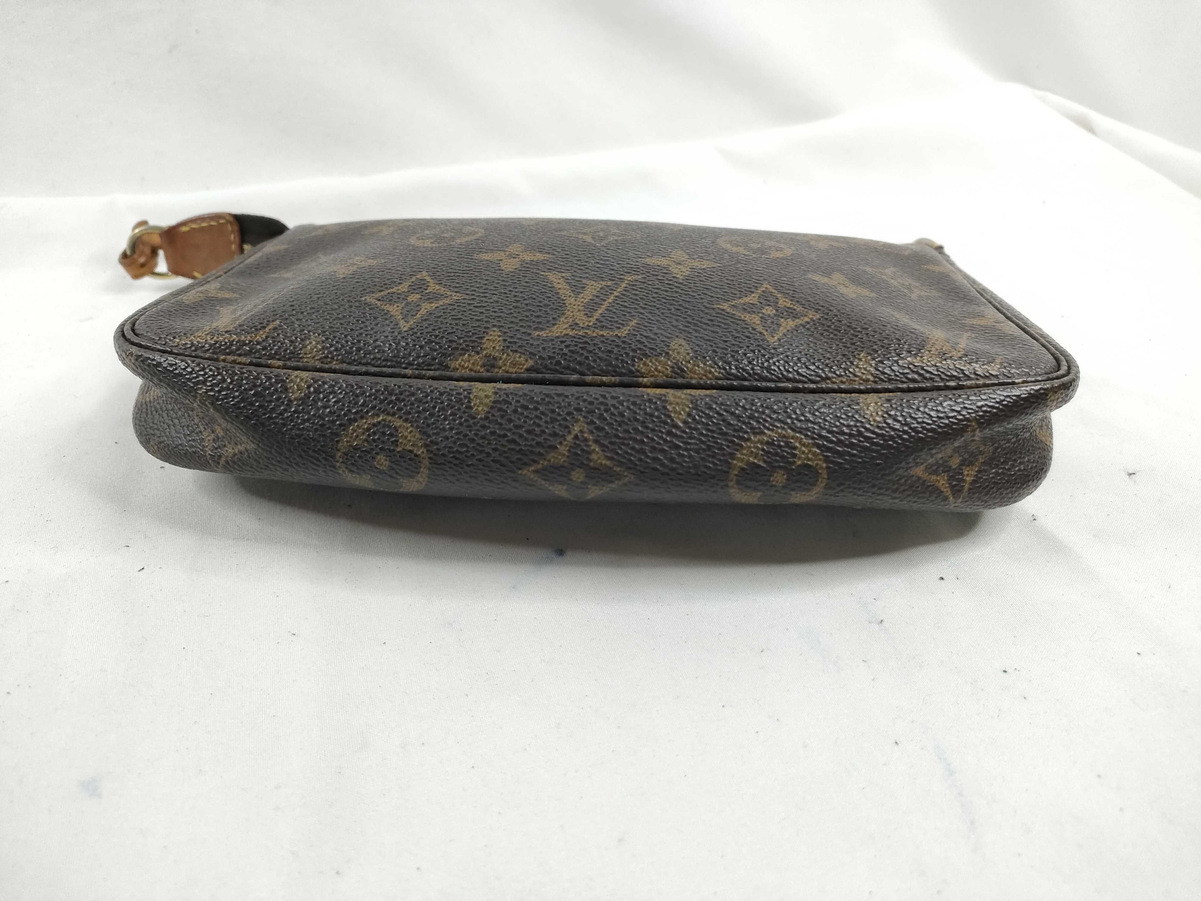 Monogram M40712 Pochette Accessoires Handbag — view 4