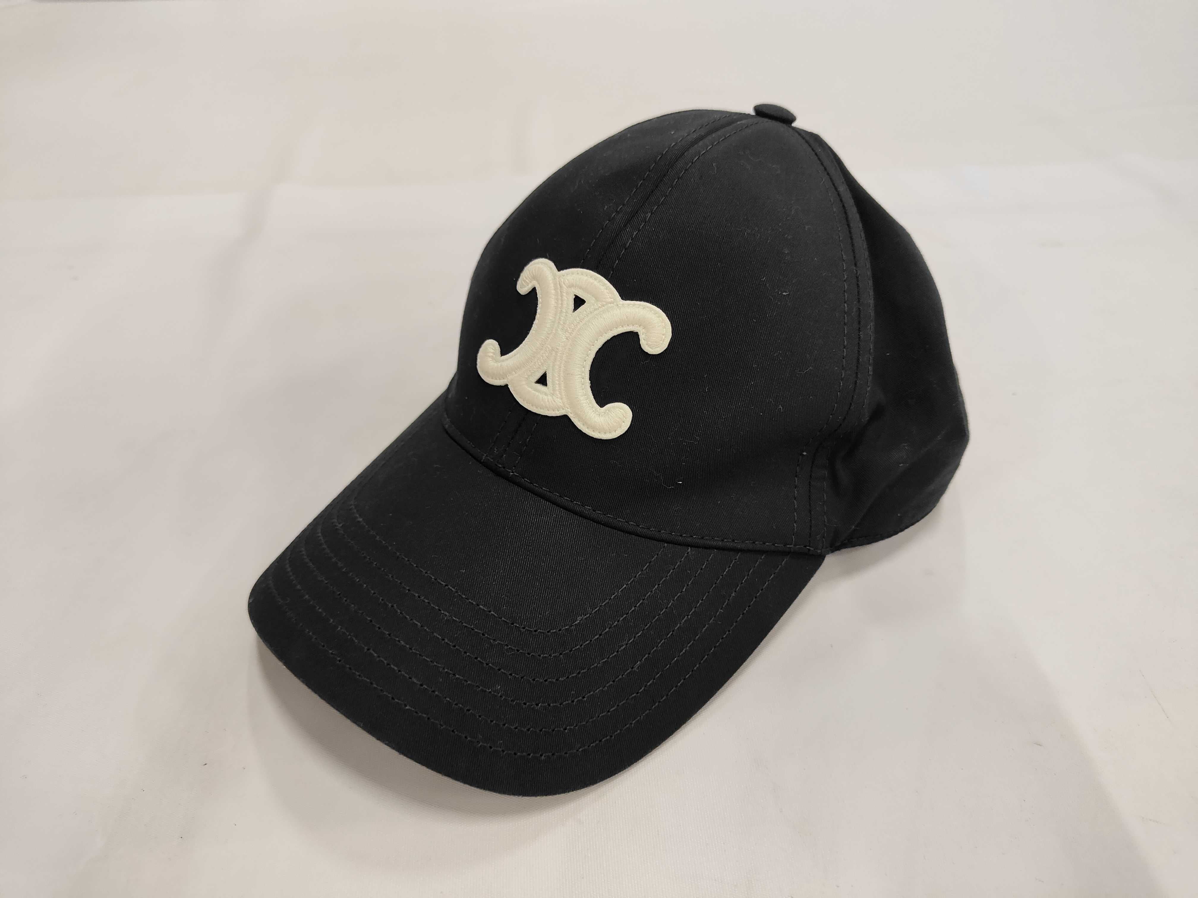 Triomphe Cap and other accessories