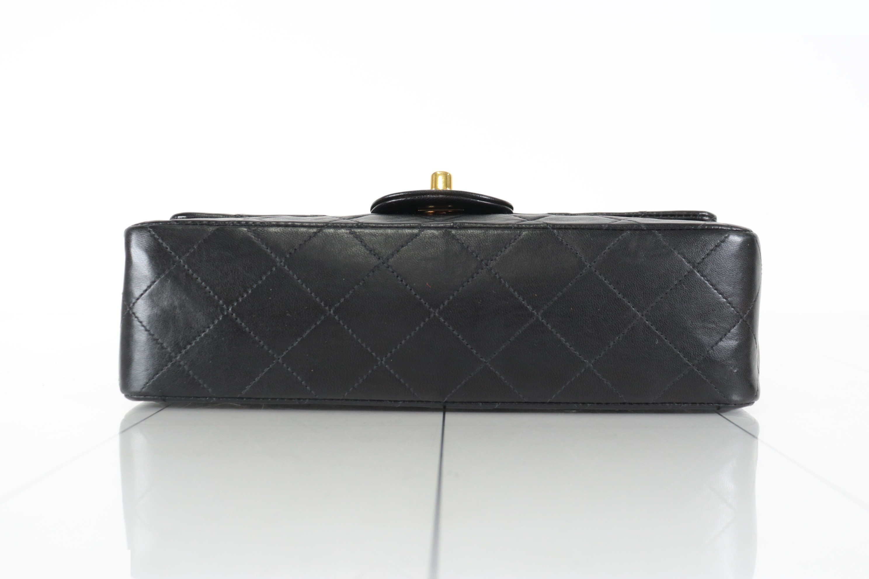 Double flap 23 Lambskin Chain Shoulder Bag, Series 3 — view 8