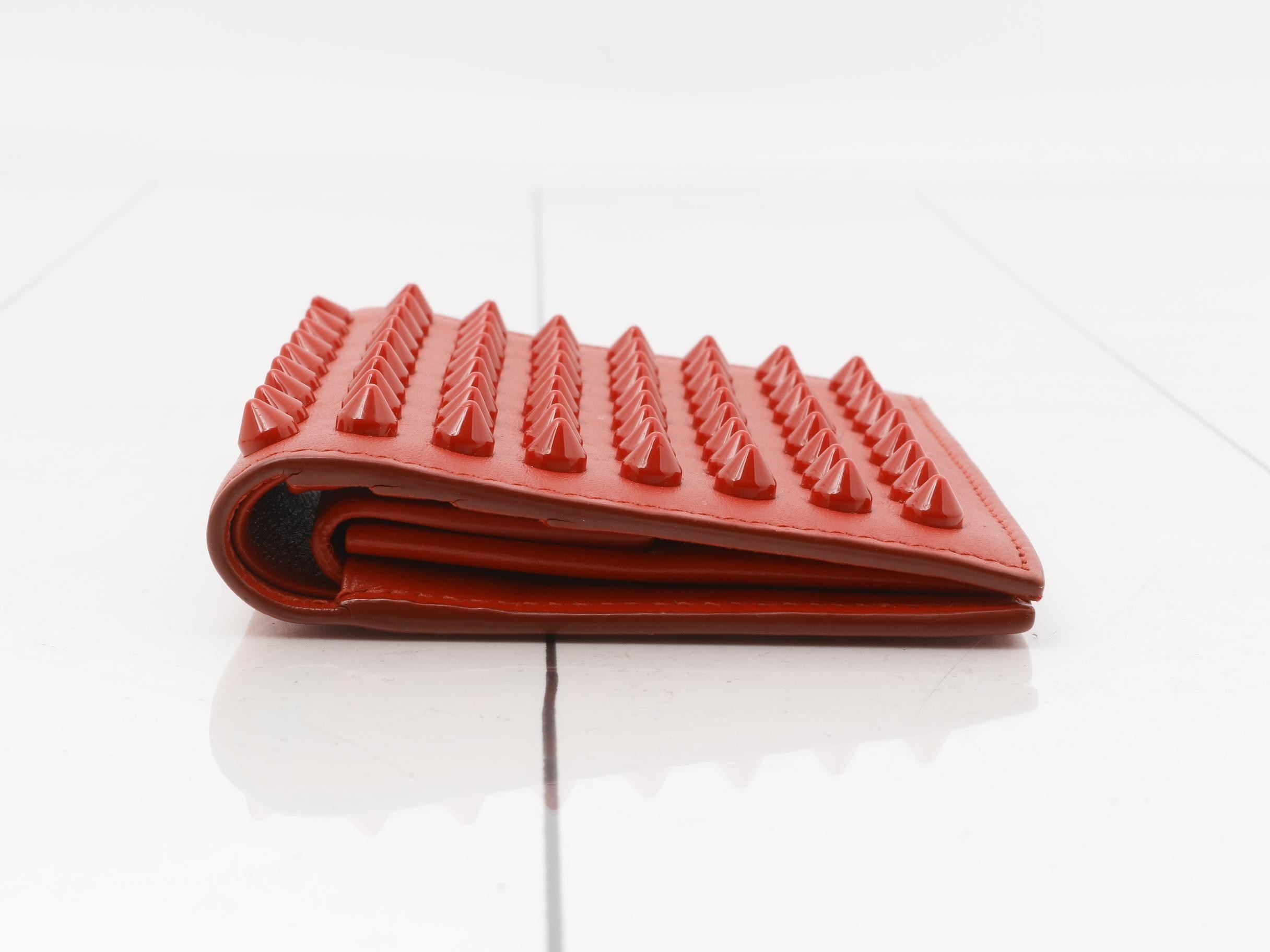 Other lines: Bags and Wallets — view 3