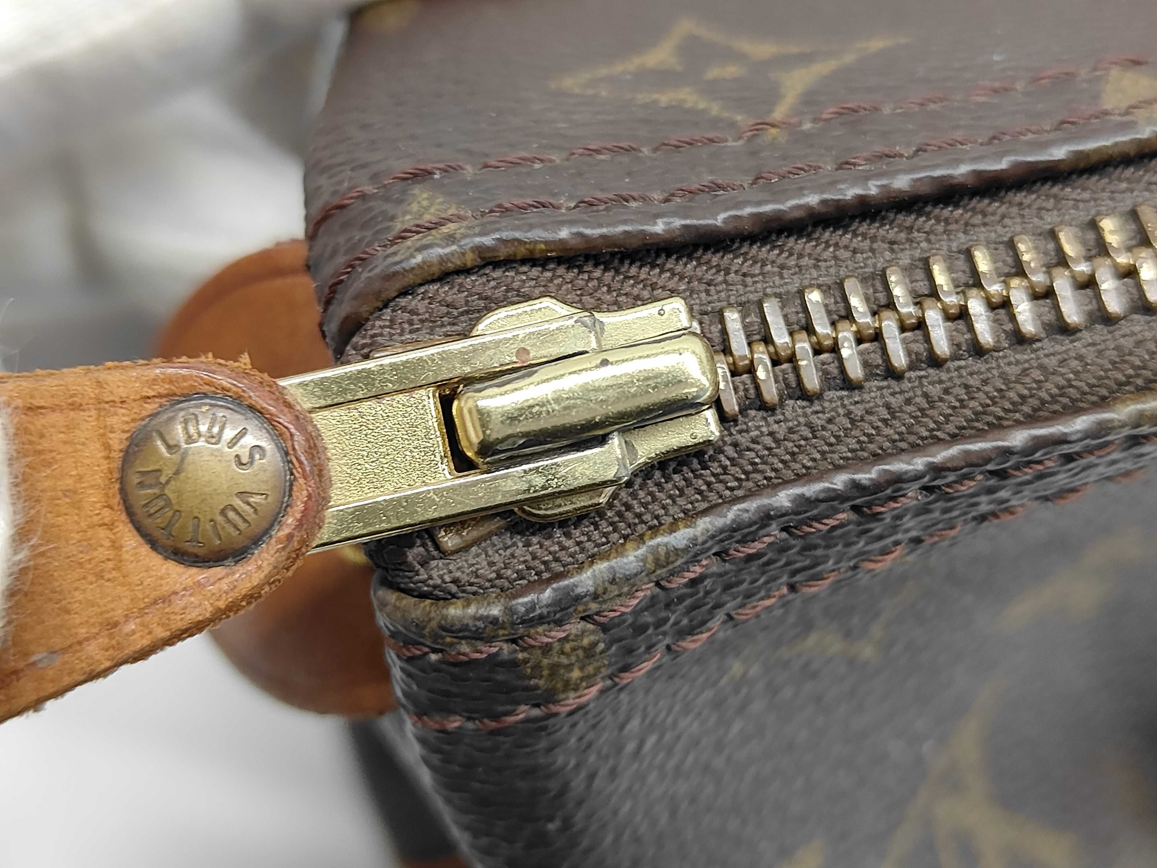LV Speedy M41526 Monogram Handbag — view 10