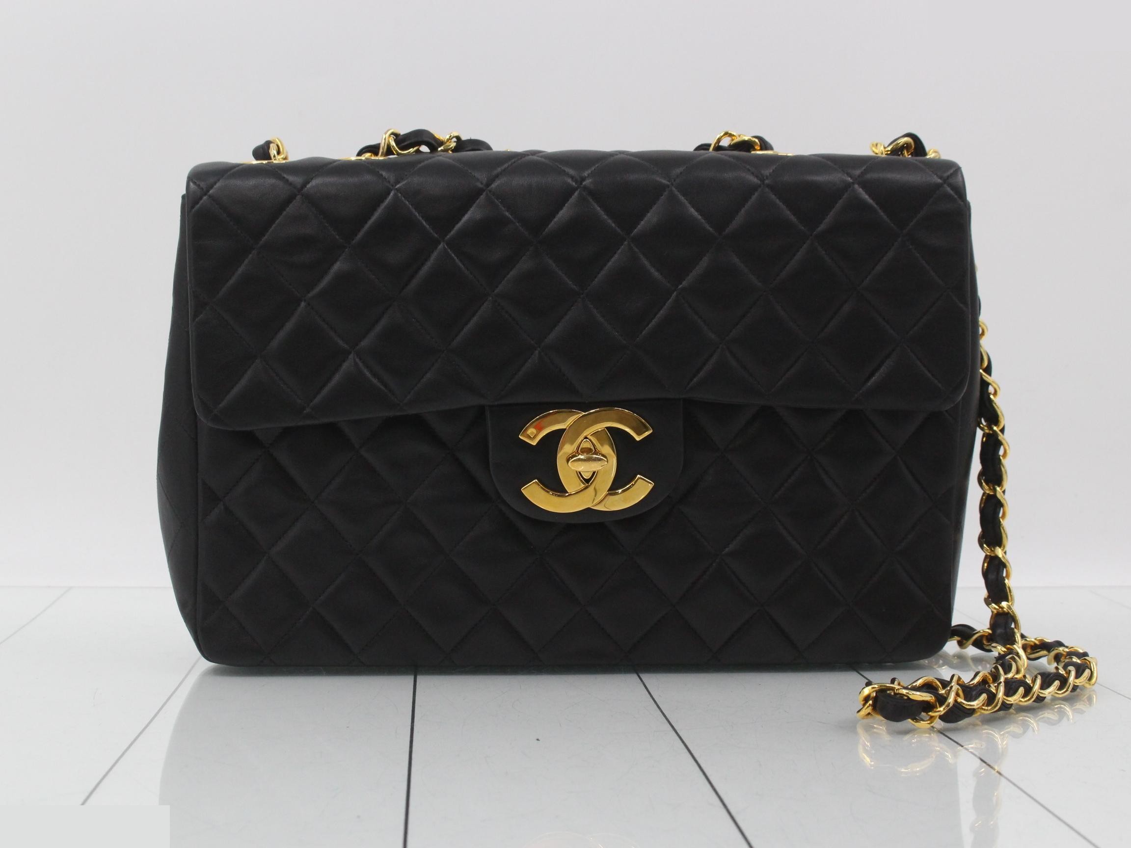 Matelassé Chain Shoulder Bag
