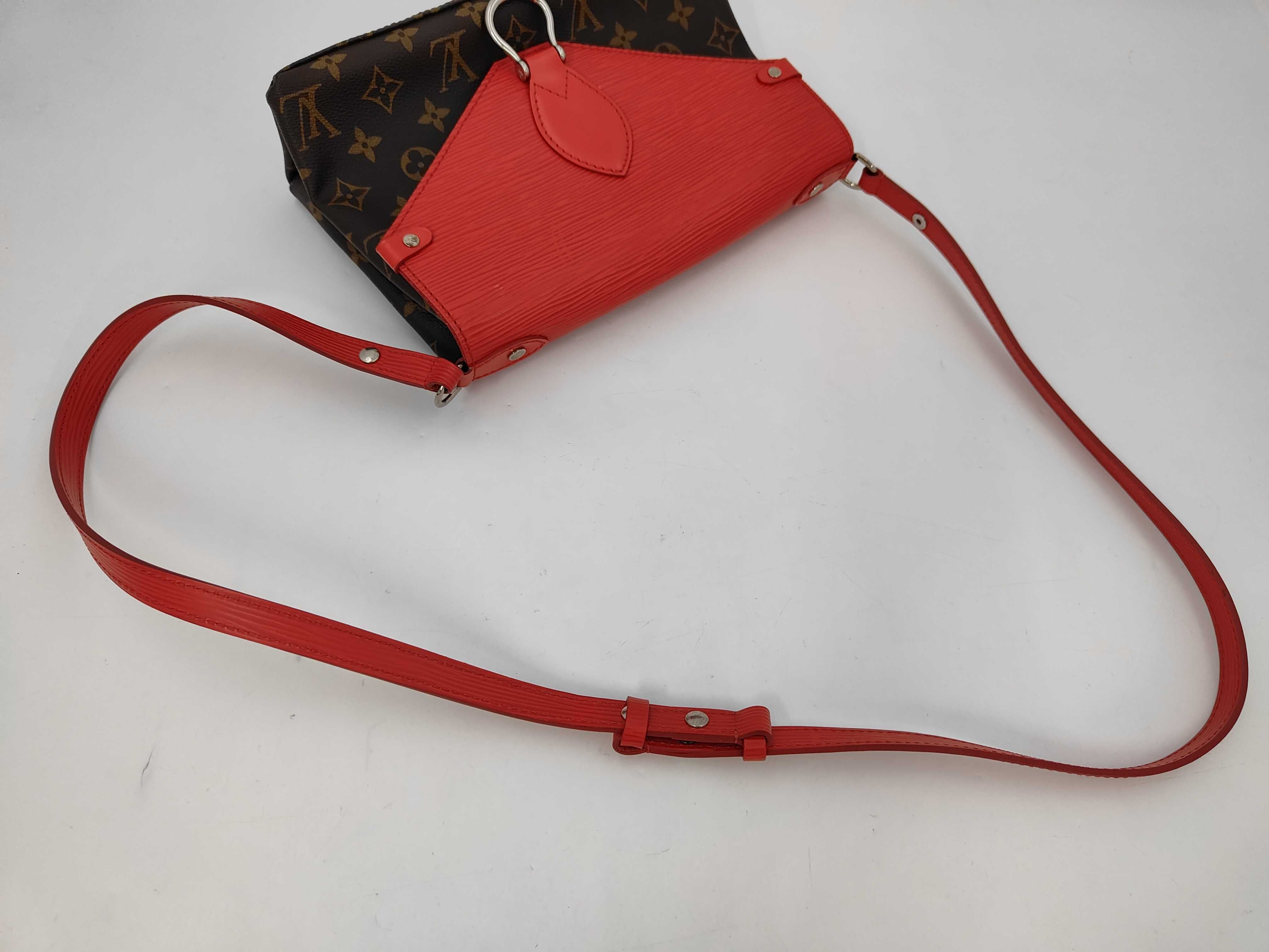 LV Monogram Epi M44031 Saint Michel RFID Shoulder Bag — view 3
