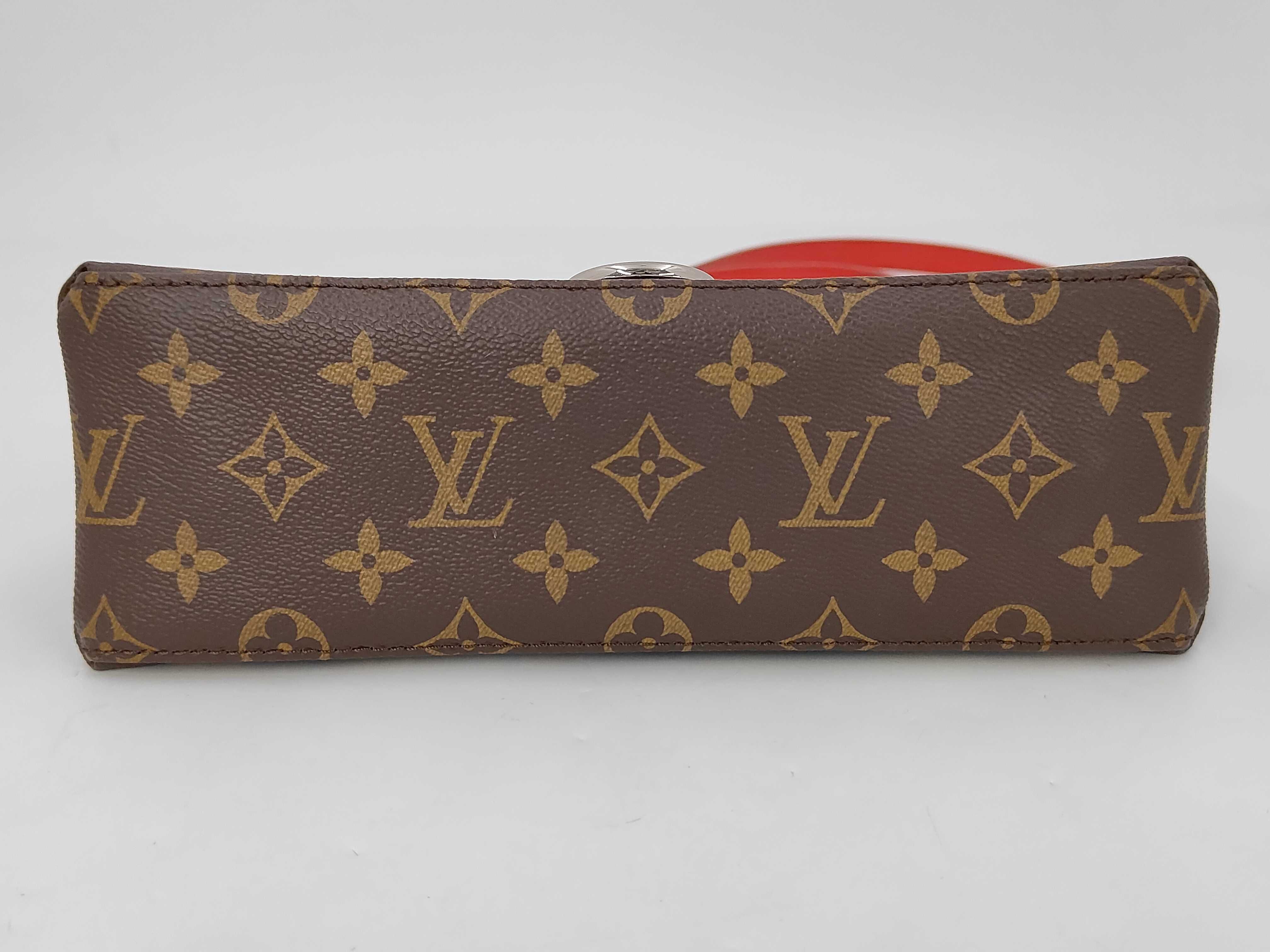 LV Monogram Epi M44031 Saint Michel RFID Shoulder Bag — view 6