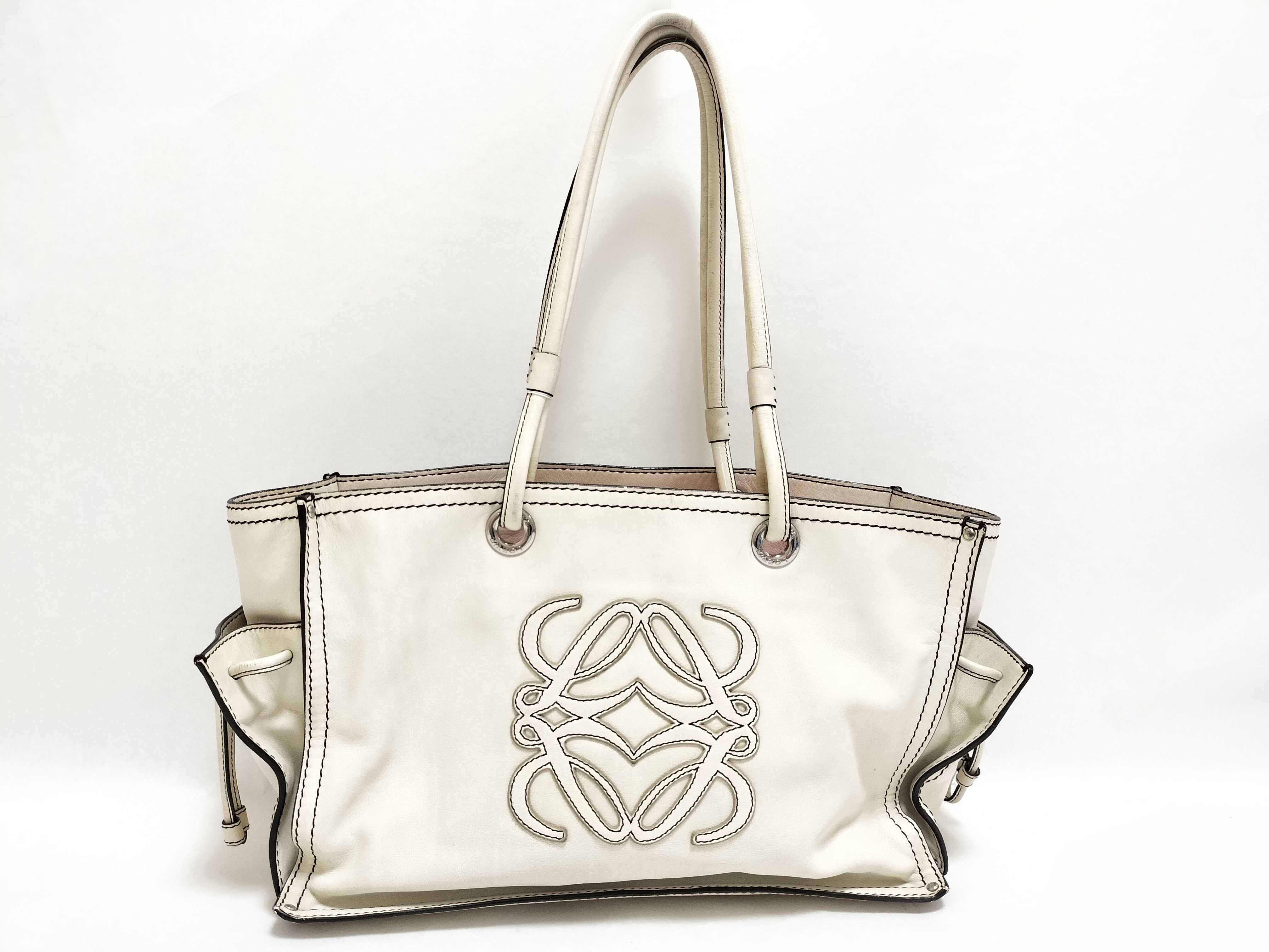 white shoulder bag