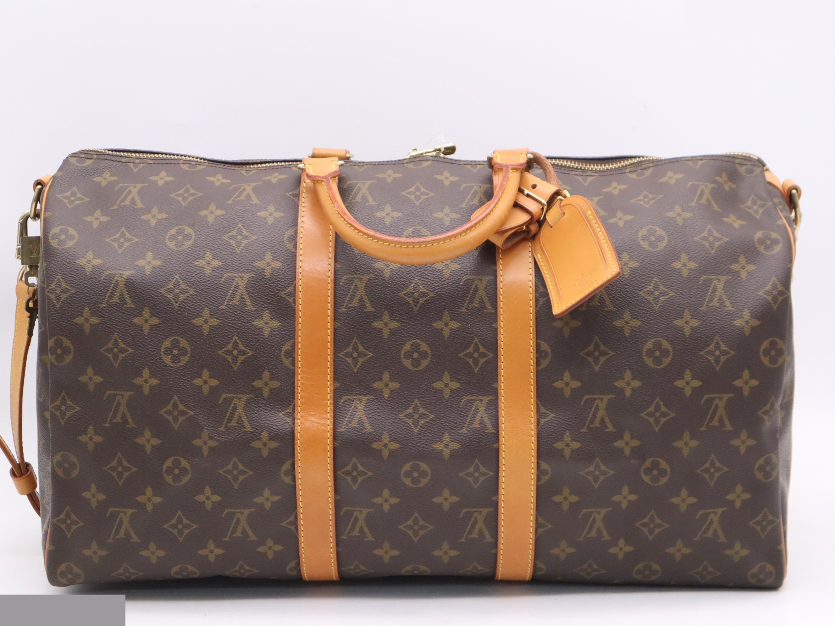 Keepall Bandouliere 50: Shoulder strap, padlock, 2 keys, name tag. — view 2
