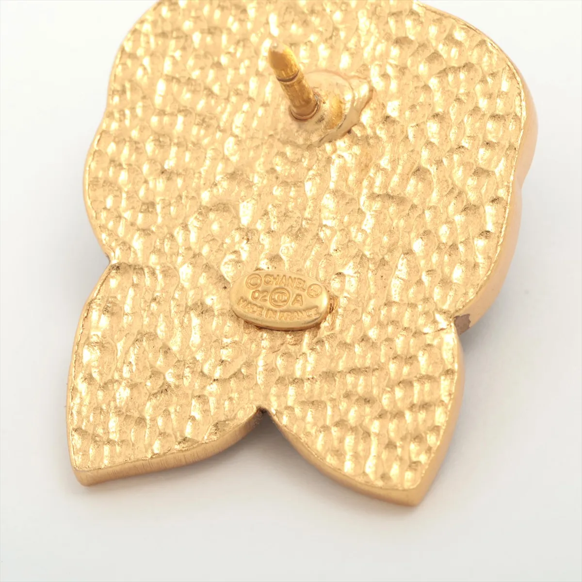 Cocomark Camellia 02A Pin Brooch GP x Fake Pearl Black x Gold — view 4