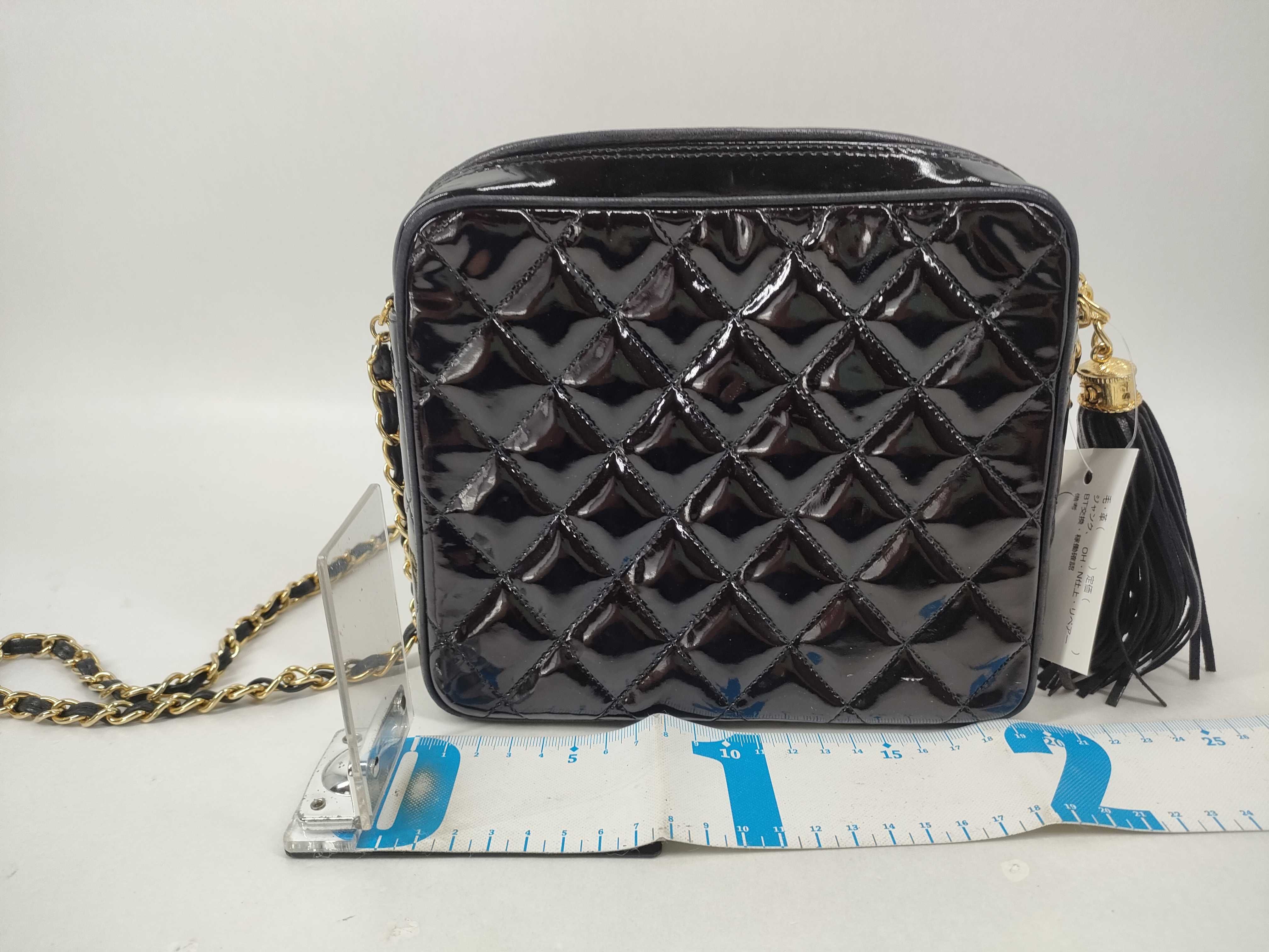 enamel shoulder bag (series number 0) — view 2