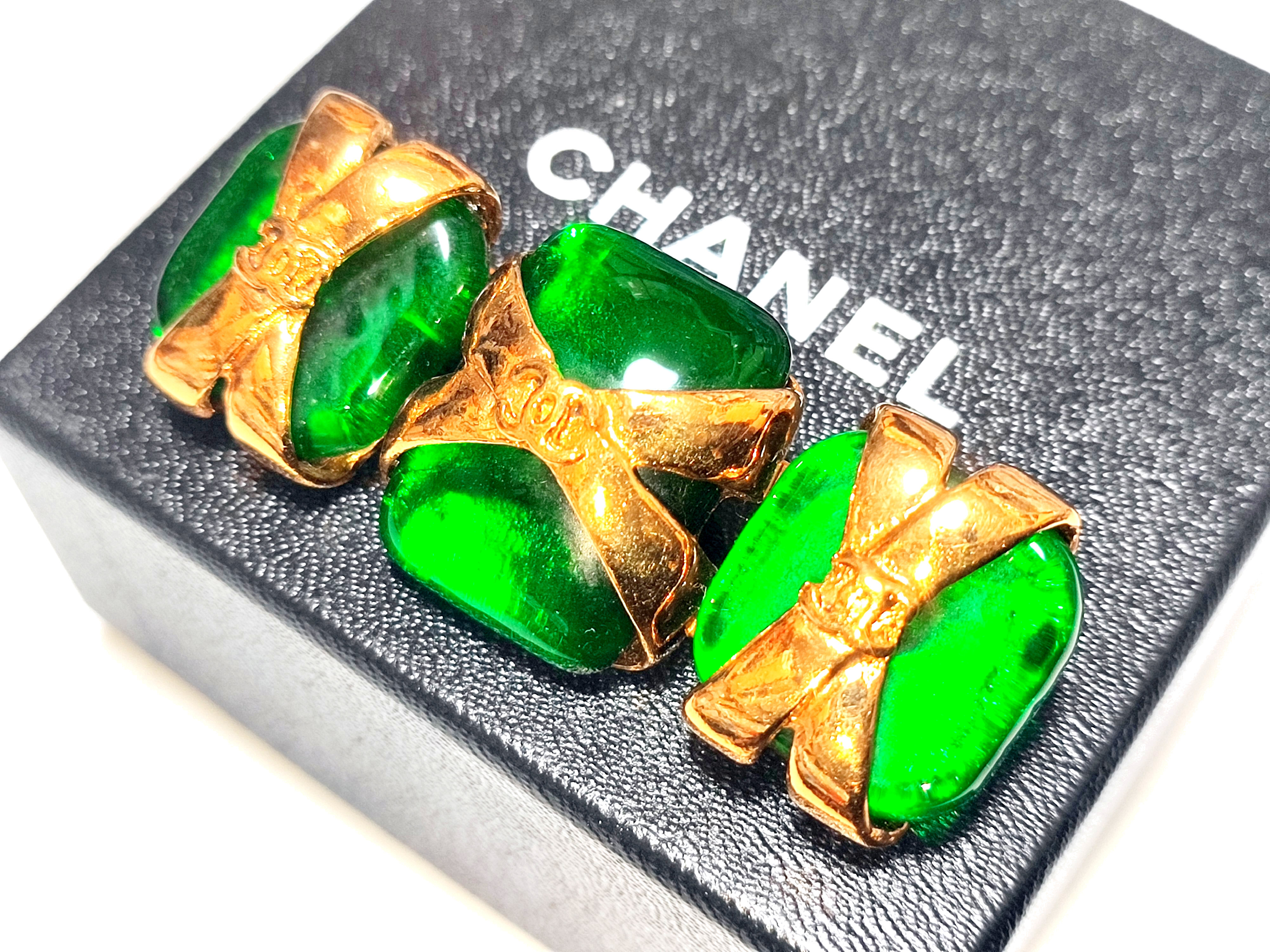Gripoix Triple Coco Mark Brooch 94P Brooch — view 3