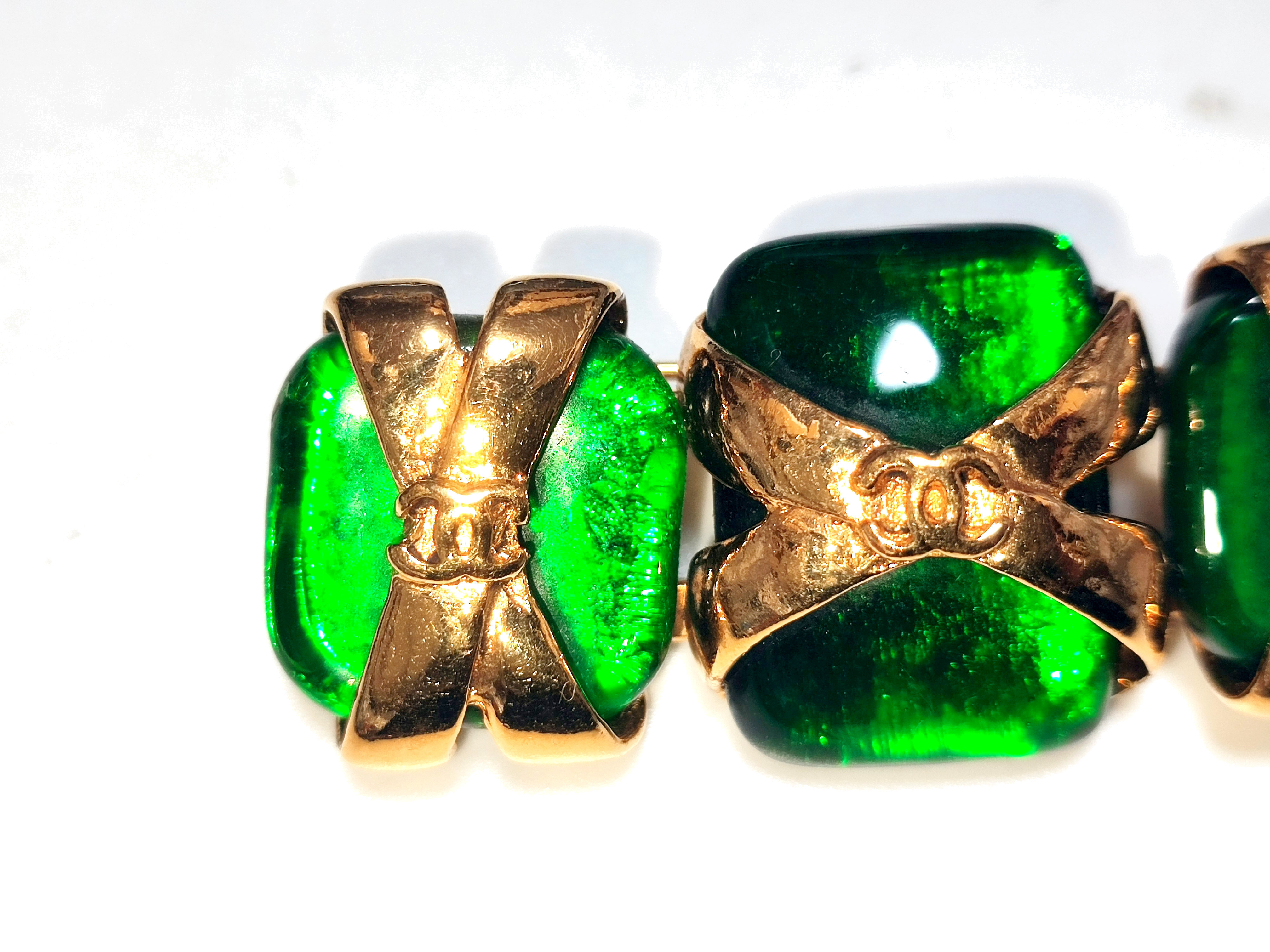 Gripoix Triple Coco Mark Brooch 94P Brooch — view 4