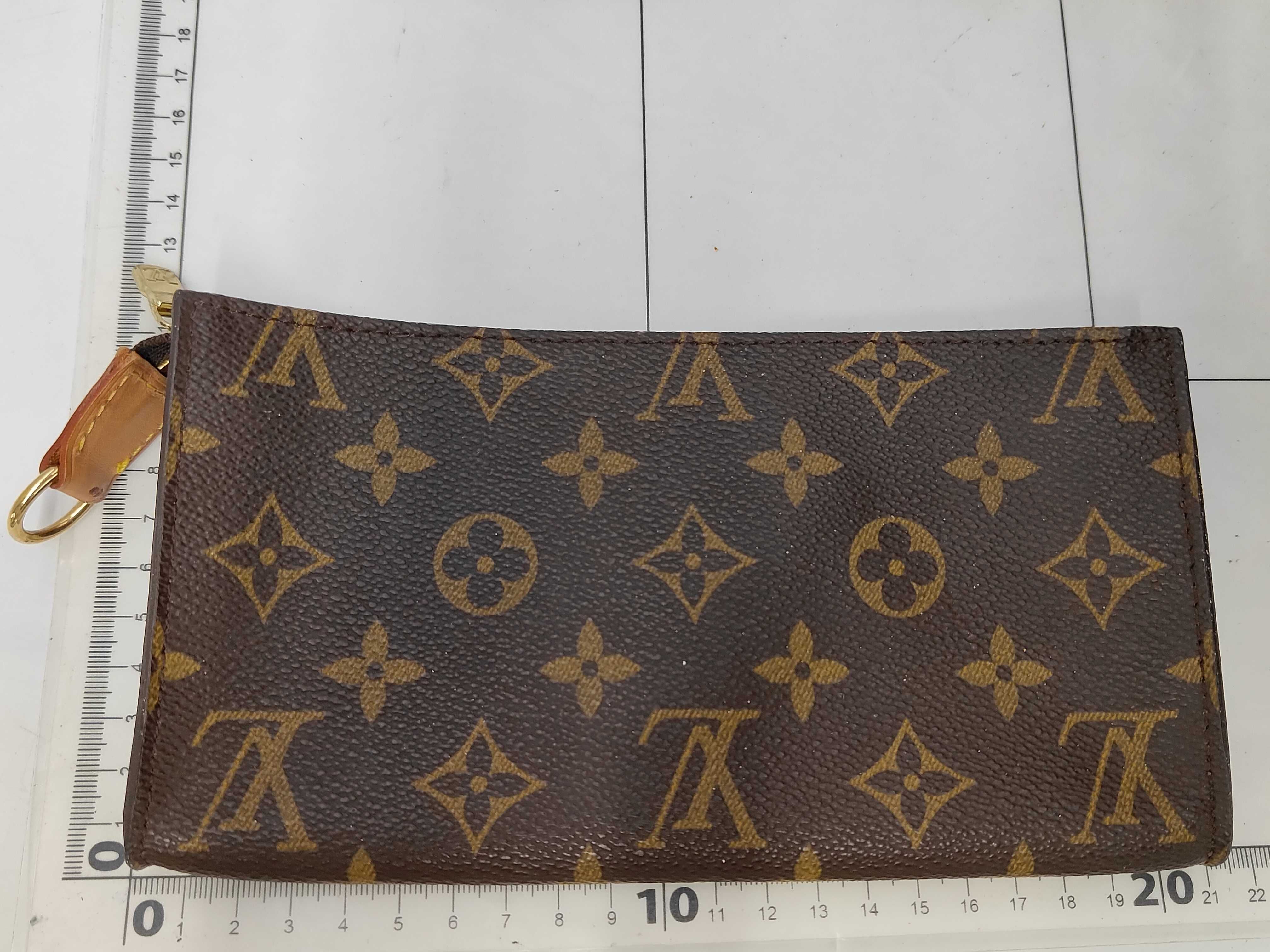 pouch — view 2
