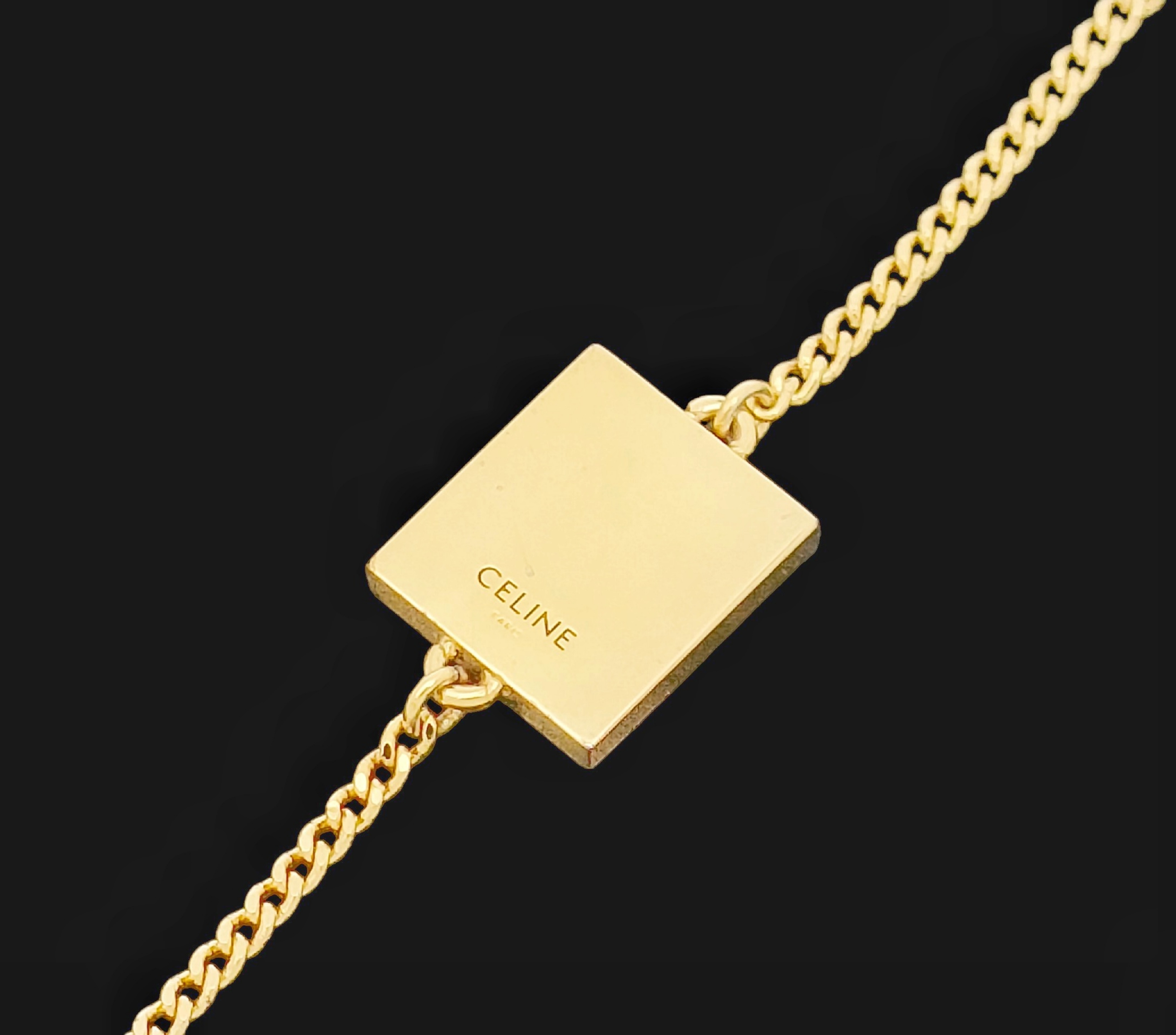 Gold-colored Initial Design Plate Bracelet - 2.35g Bracelet/Bangle — view 3