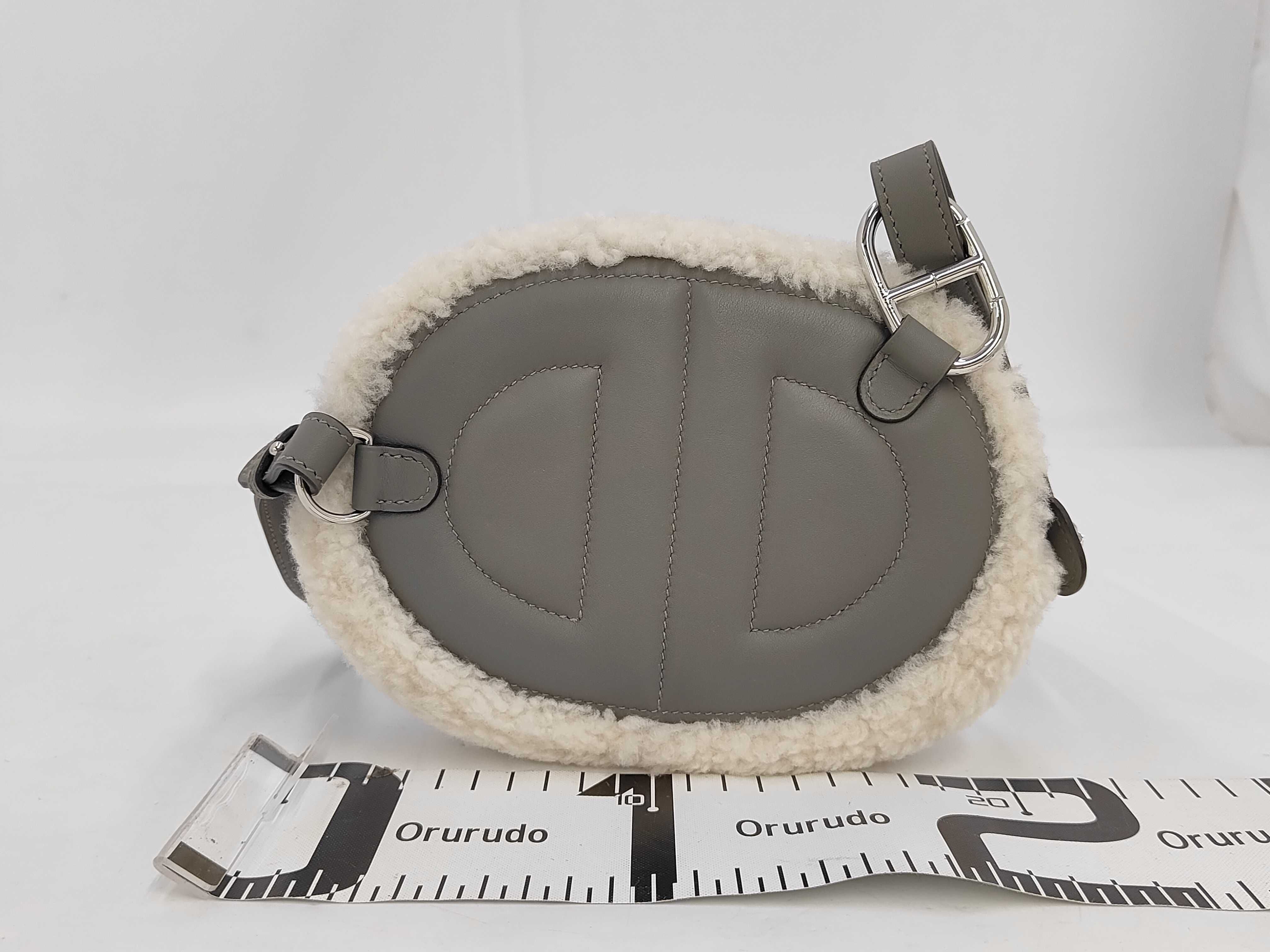 In-the-Loop 2-Way Leather x Boa Mouton Belt Bag 2025 Ecru/Gris Meyer Rare Excellent Condition Includes 2 Dust Bags In-the-Loop plush belt bag Shoulder bag — view 2