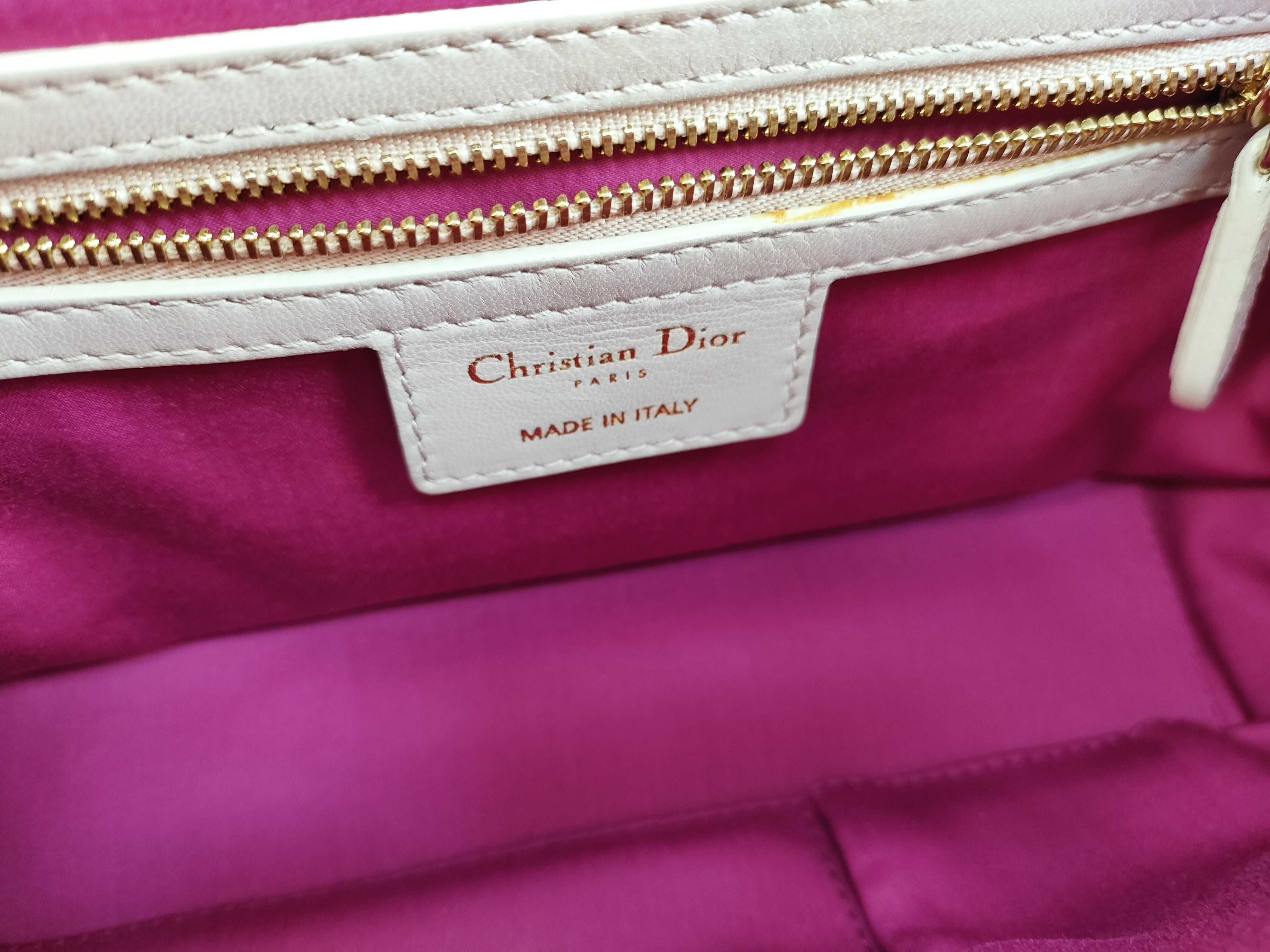 Chain Shoulder Bag / Quilted / 01-B0-0152 Shoulder Bag — view 10