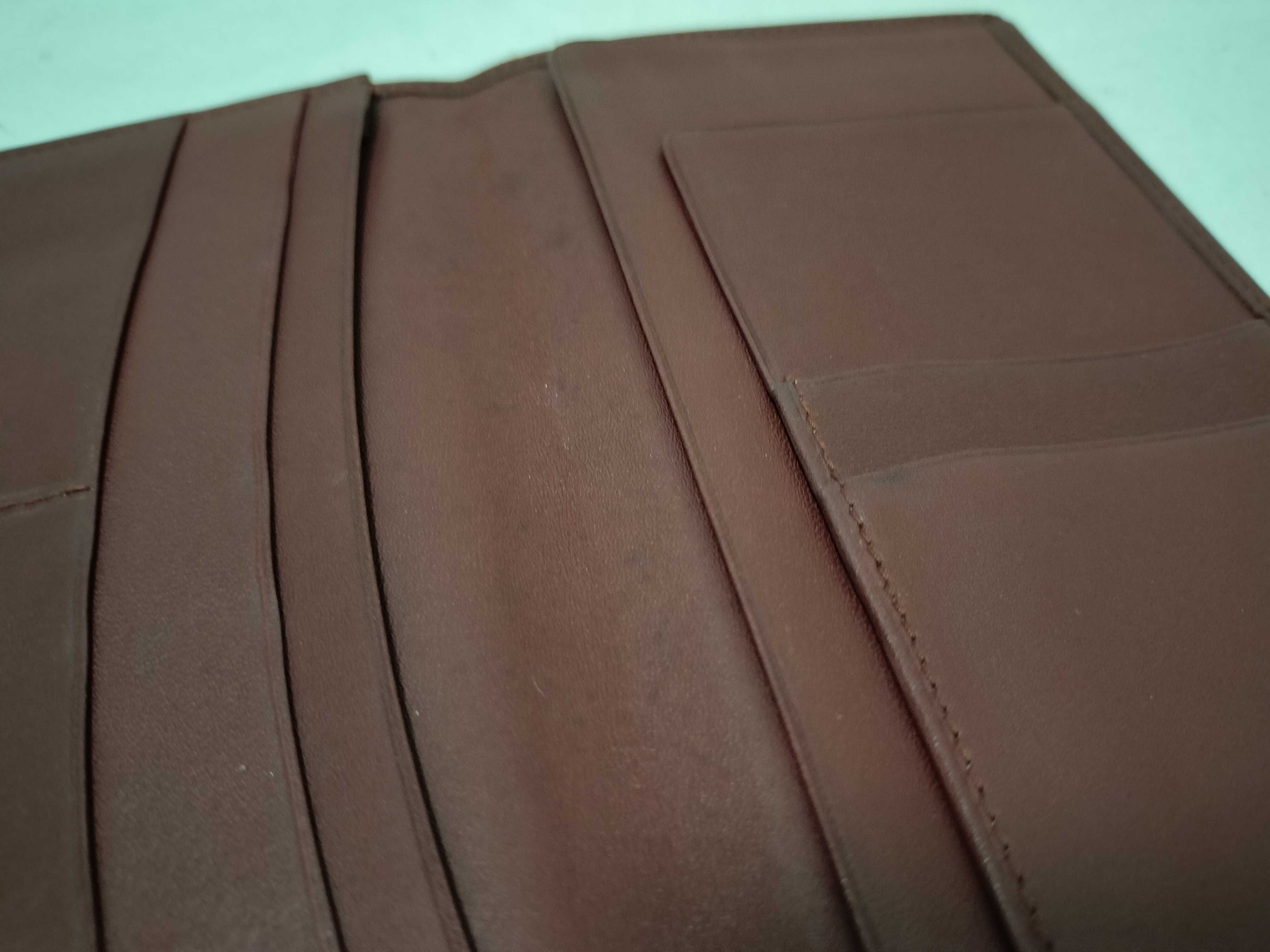 Must line long wallet/billfold — view 11