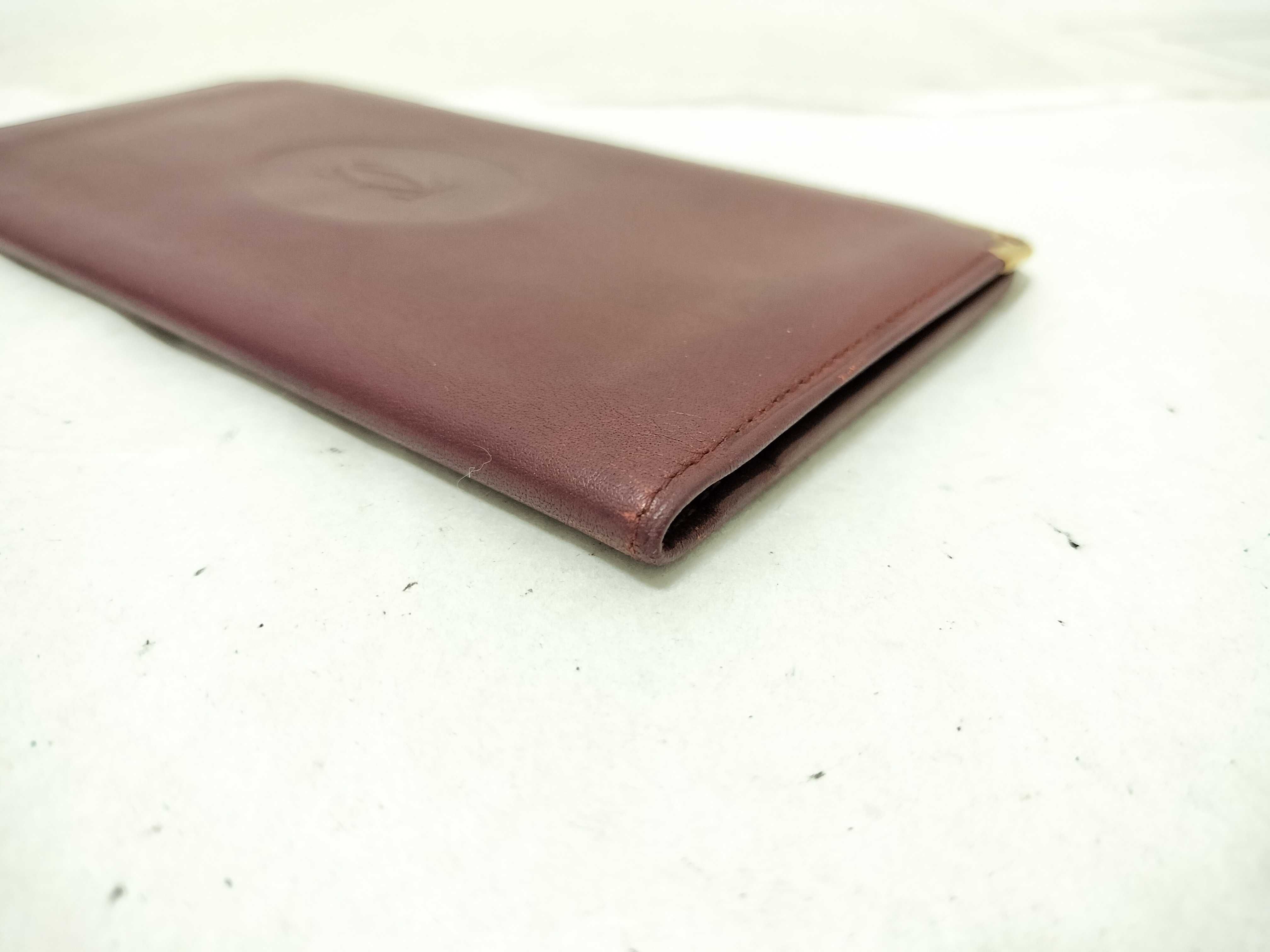 Must line long wallet/billfold — view 4