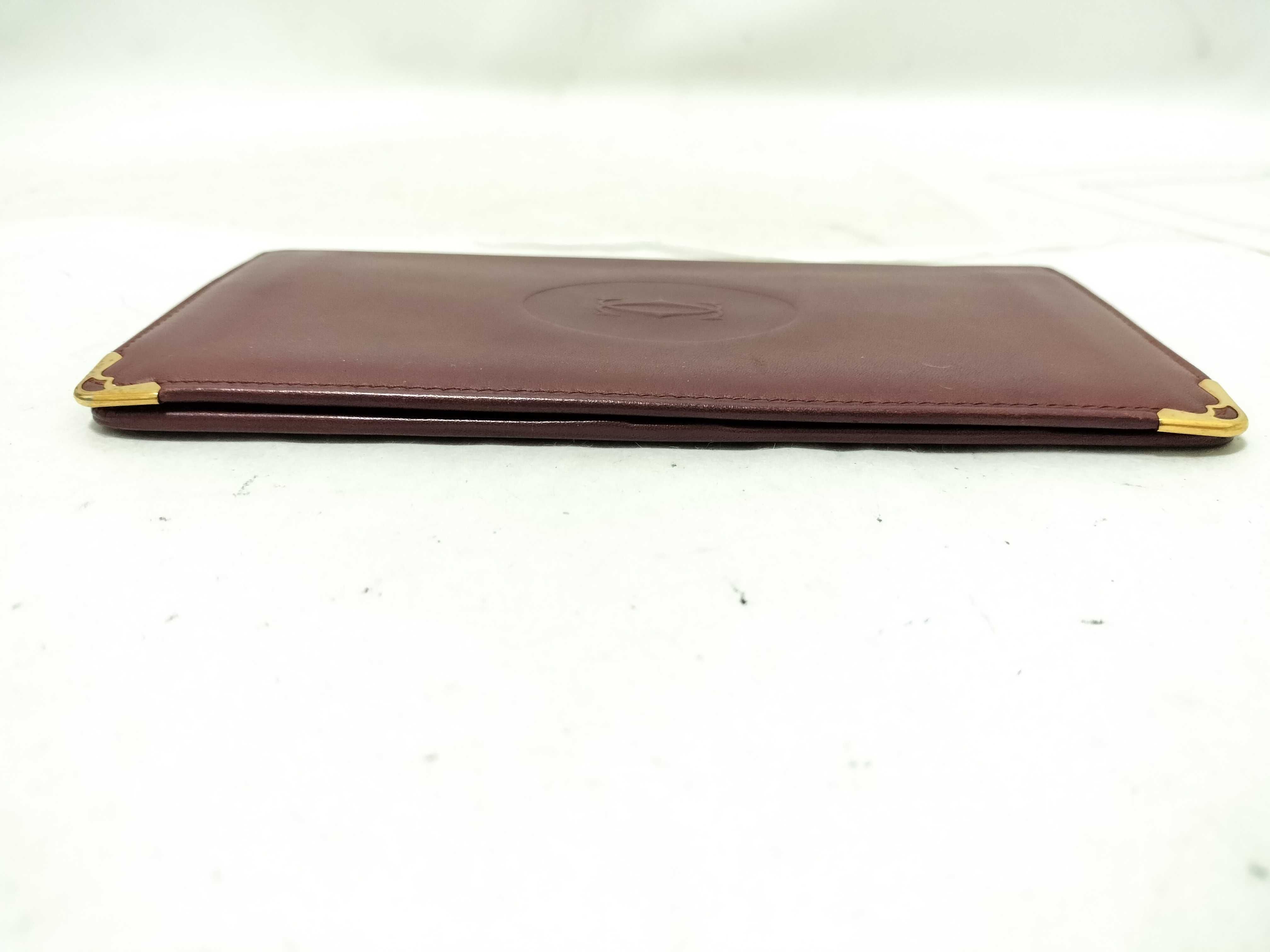 Must line long wallet/billfold — view 6