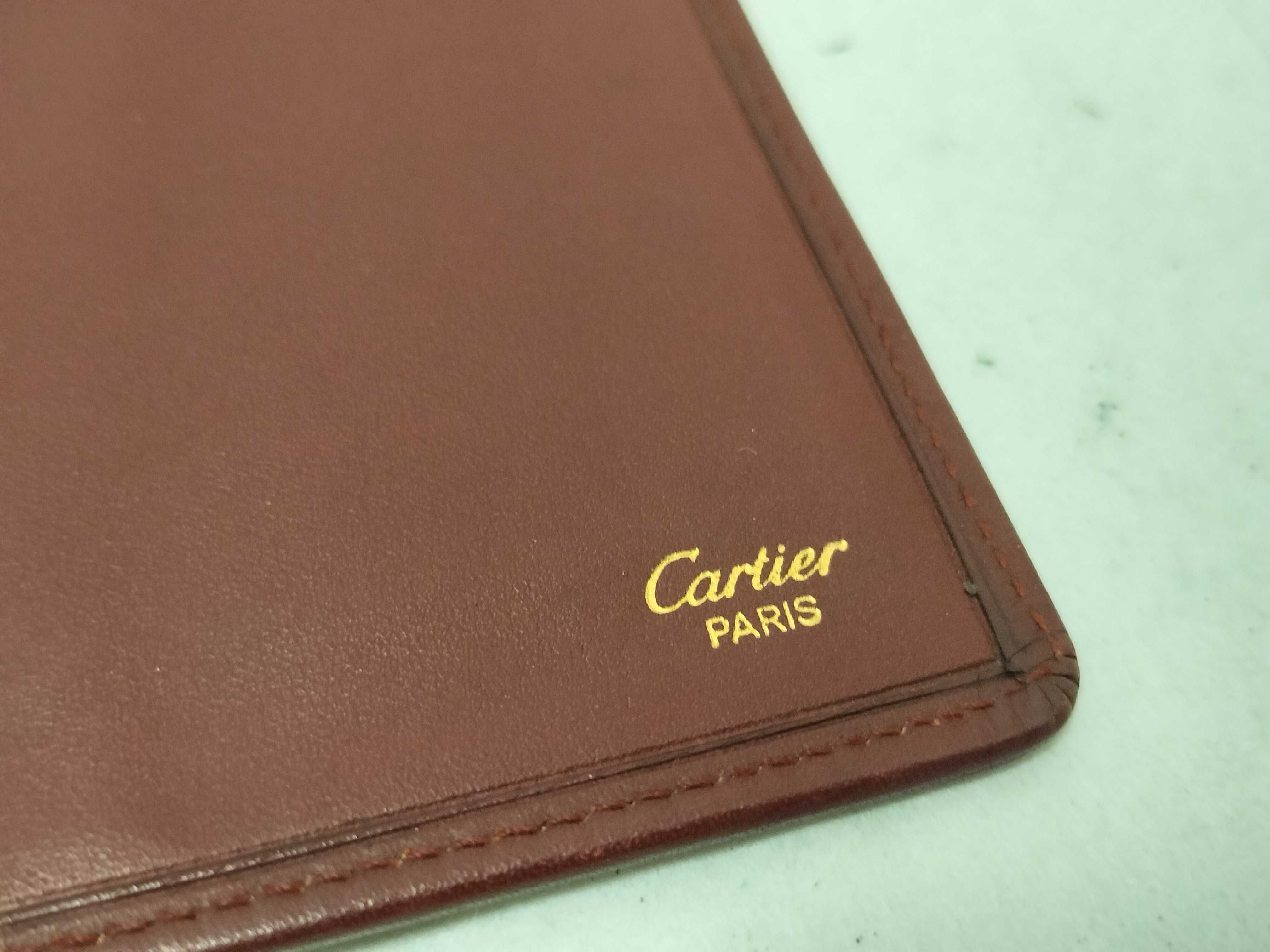 Must line long wallet/billfold — view 10