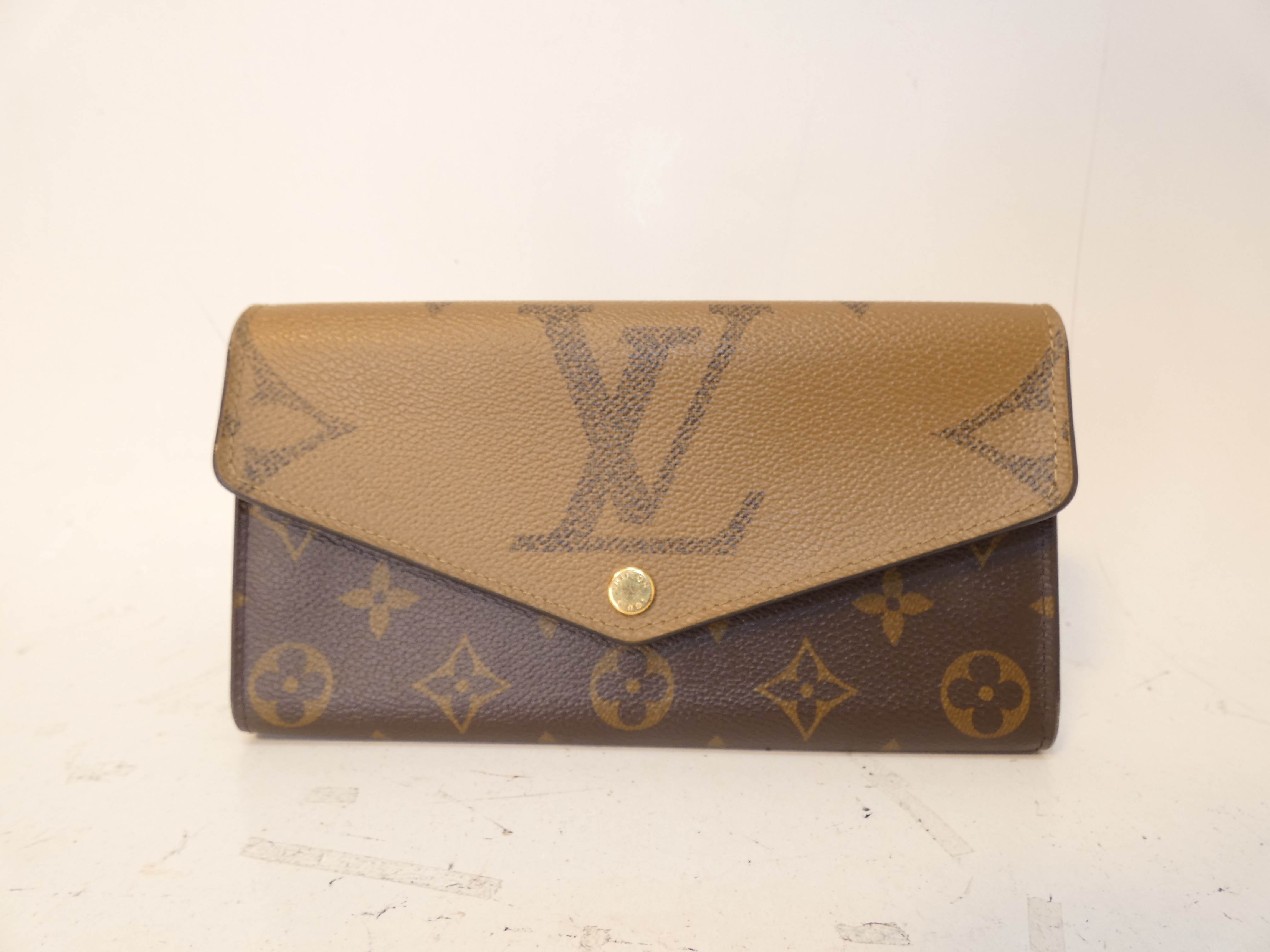 Monogram Giant Reverse Portefeuille Sarah Long Wallet