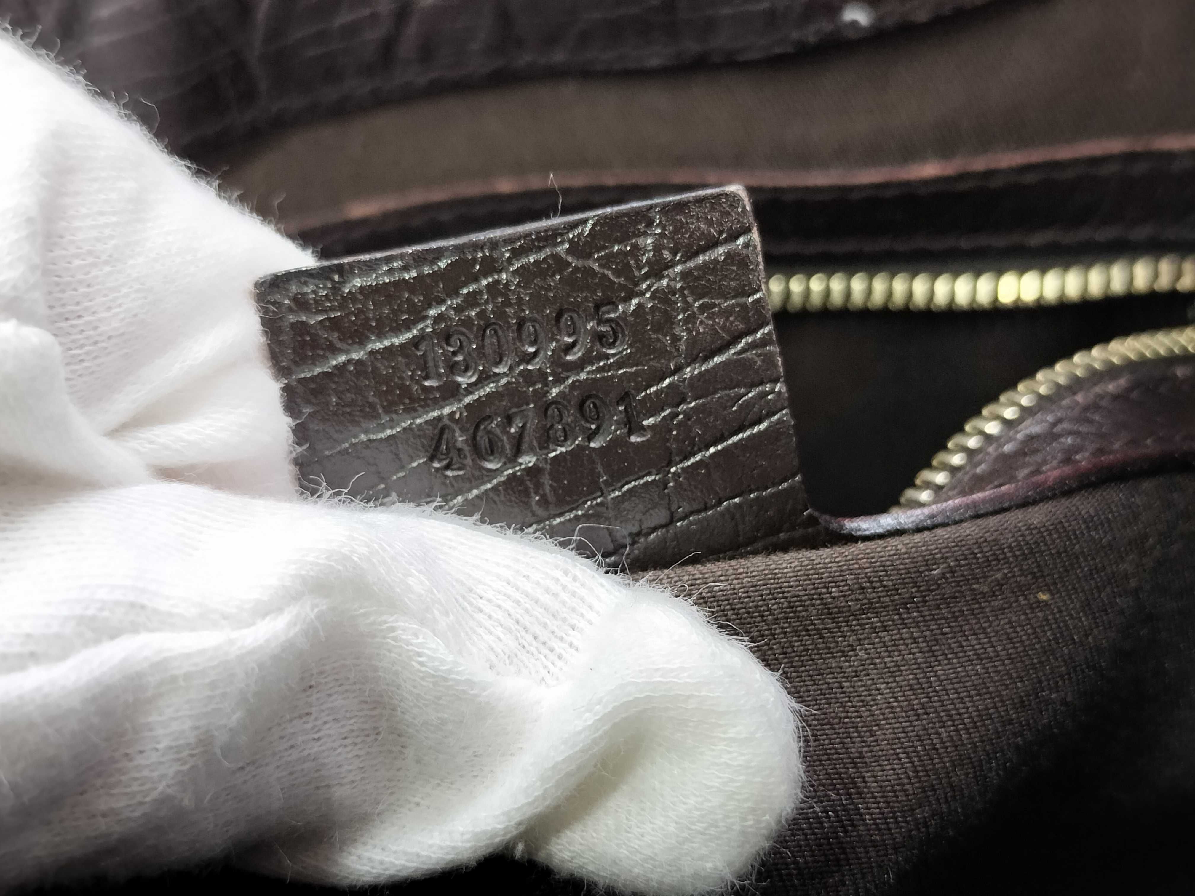 GG Canvas Gucci Handbag — view 9