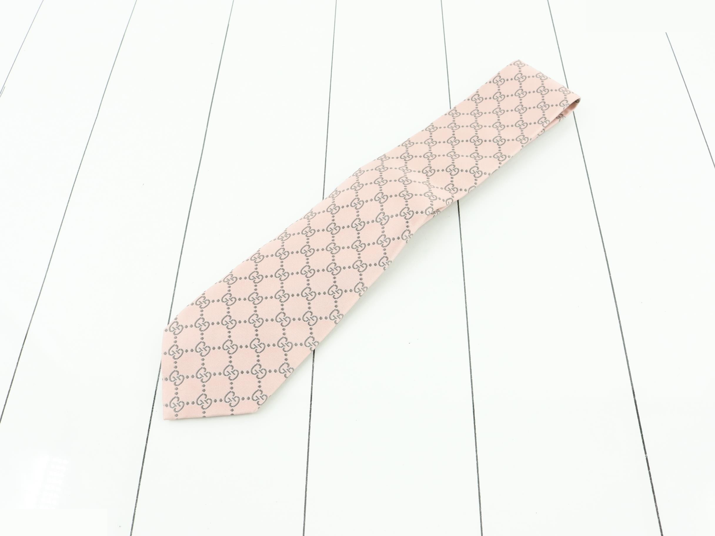 GG pattern tie