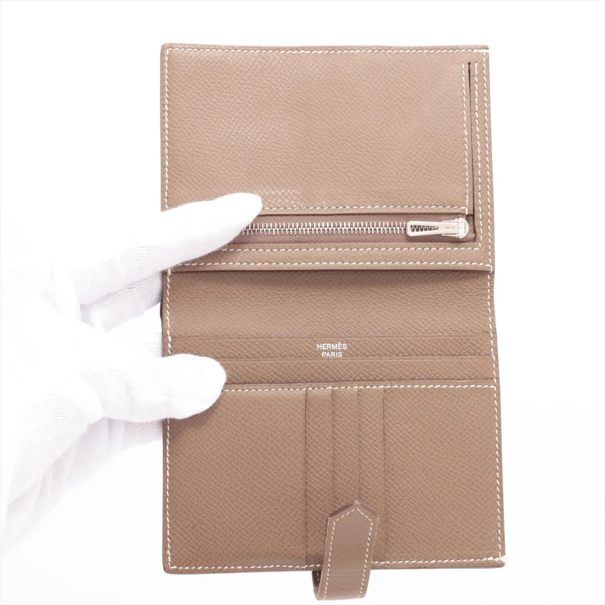 Bearn Compact Vaux Epson Compact Wallet Etoupe Silver Hardware U:2022 — view 3