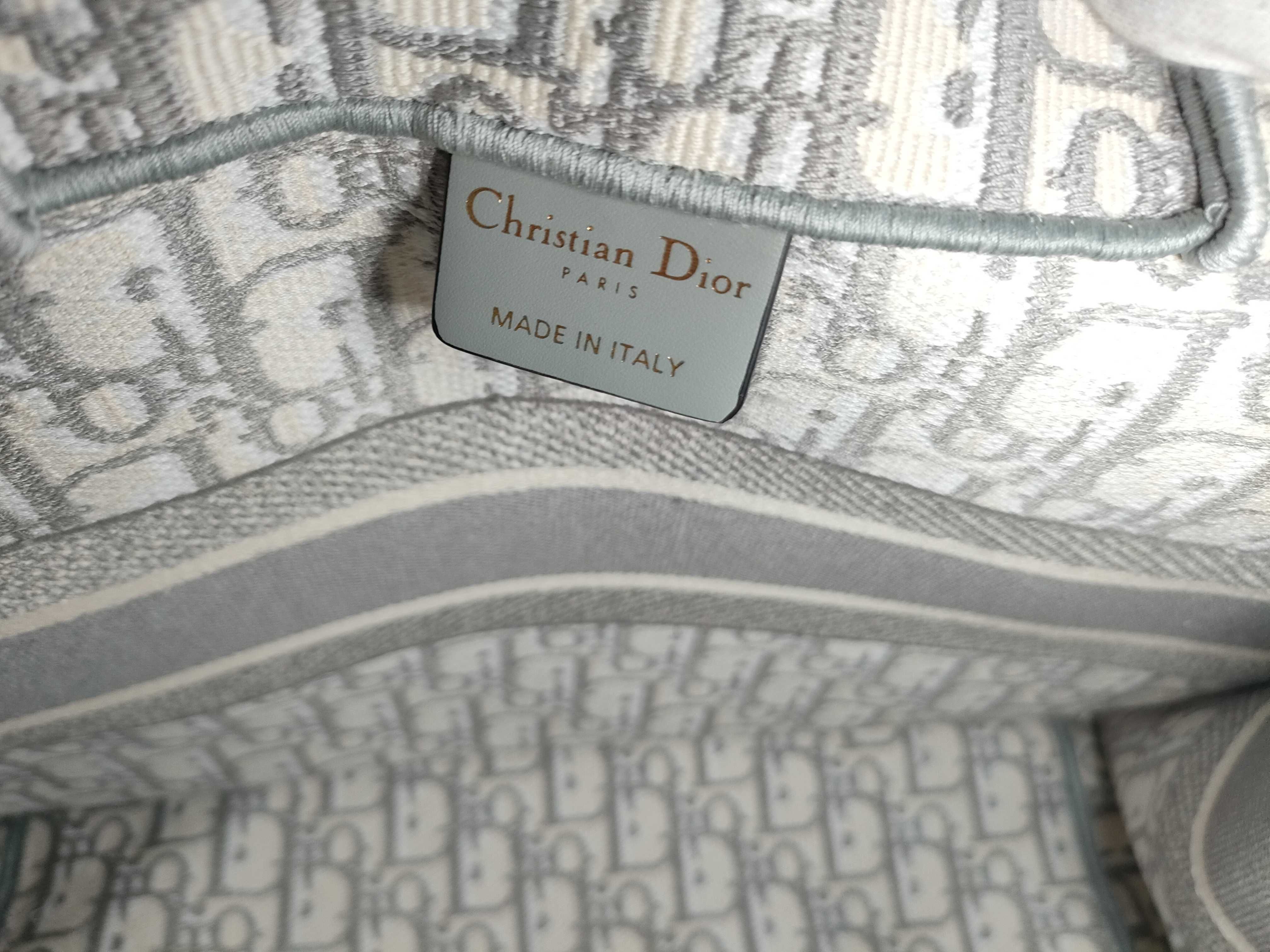 Book Tote Medium M1296ZIRW Oblique Canvas Tote Bag — view 11