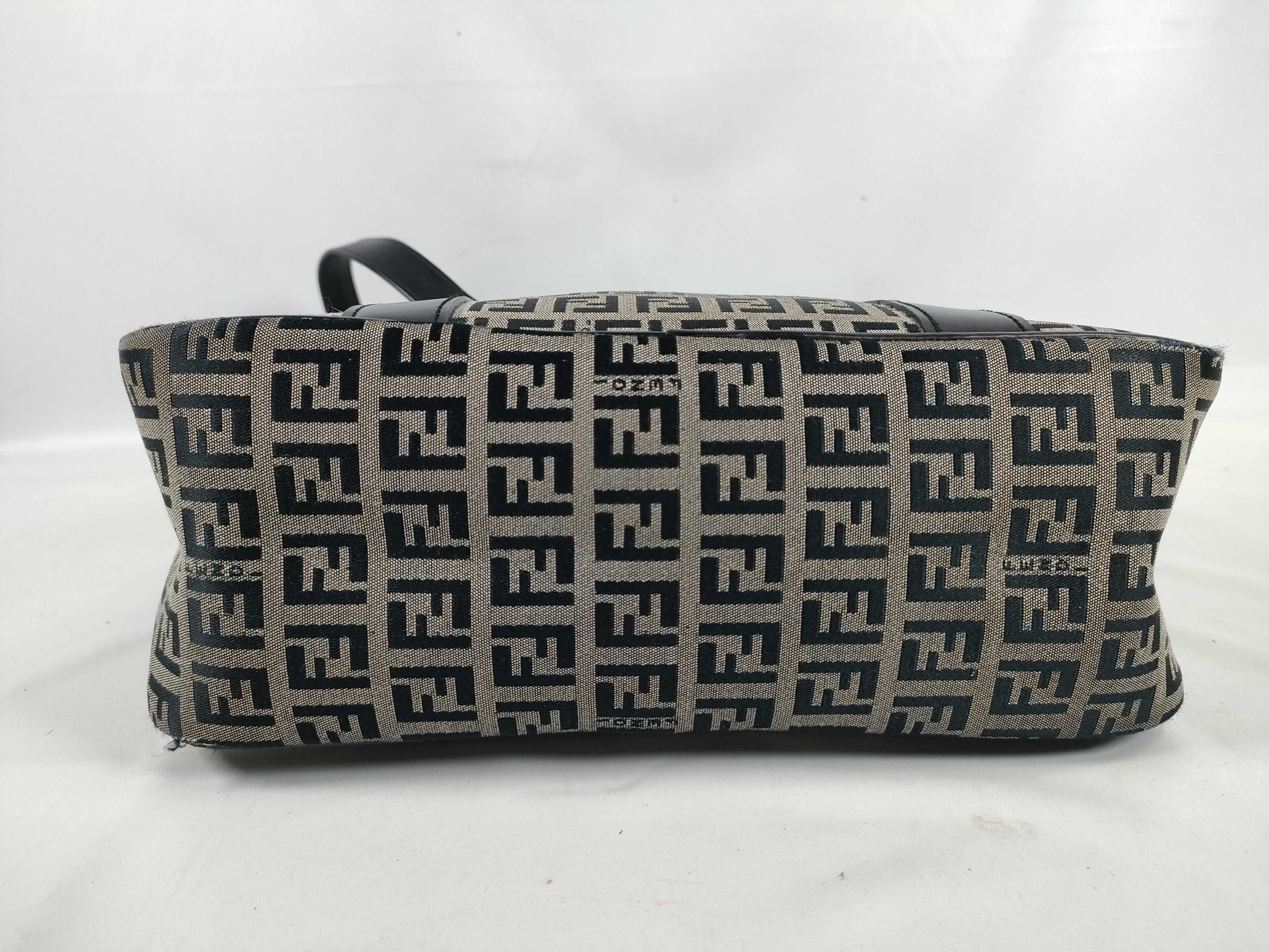 canvas tote bag with aftermarket handles (handbag) — view 7