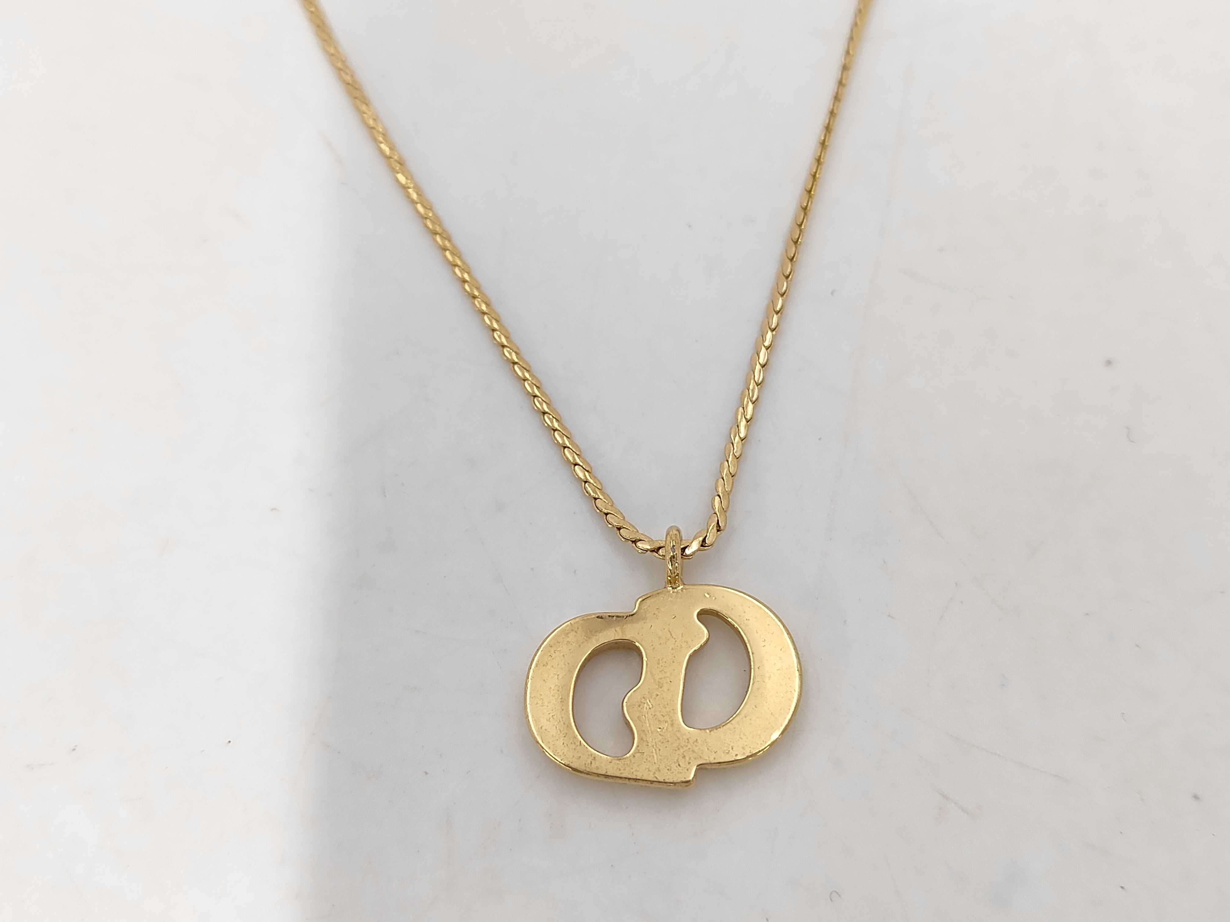 necklace — view 2