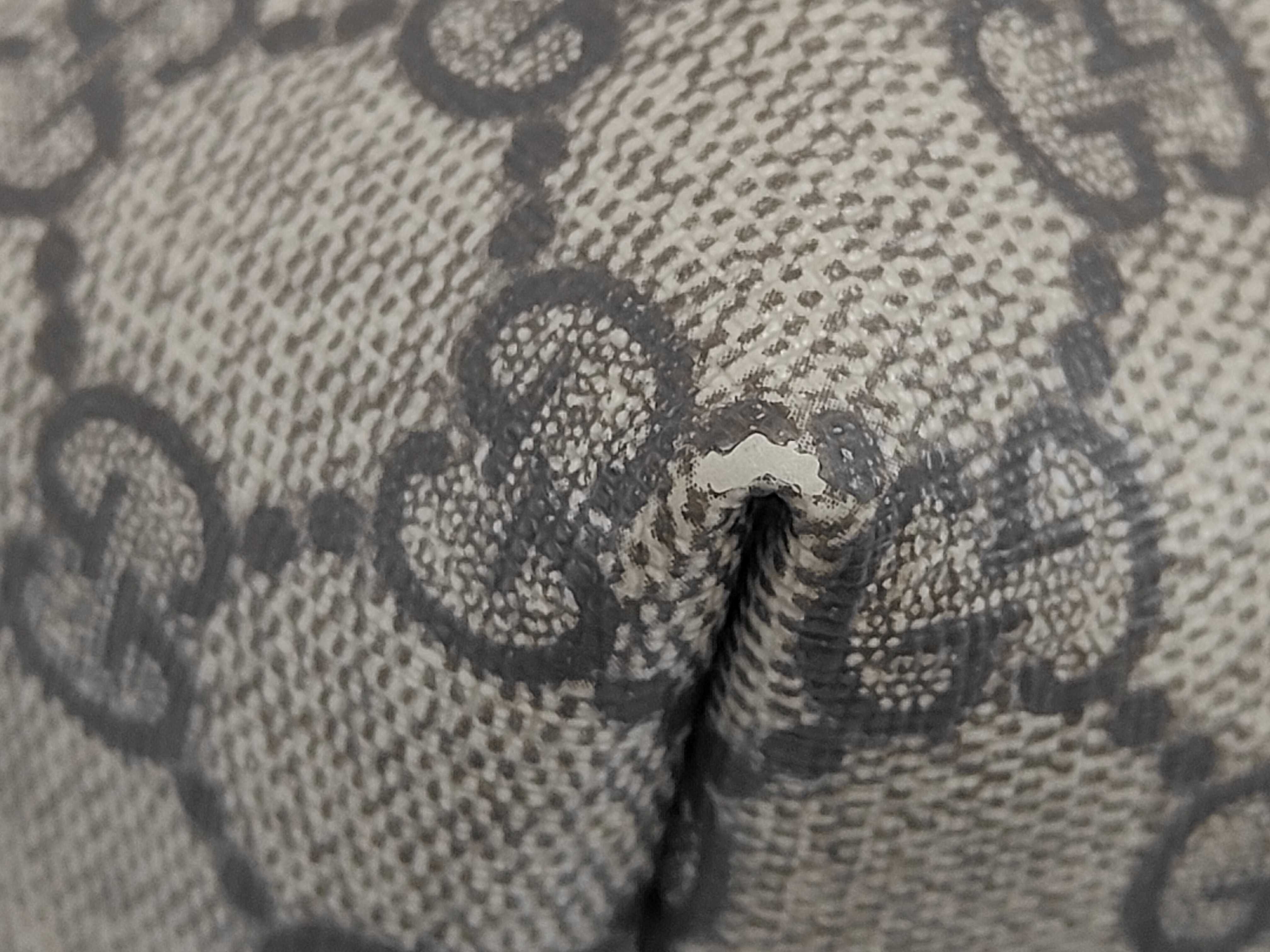 GG Supreme Tote Bag — view 3