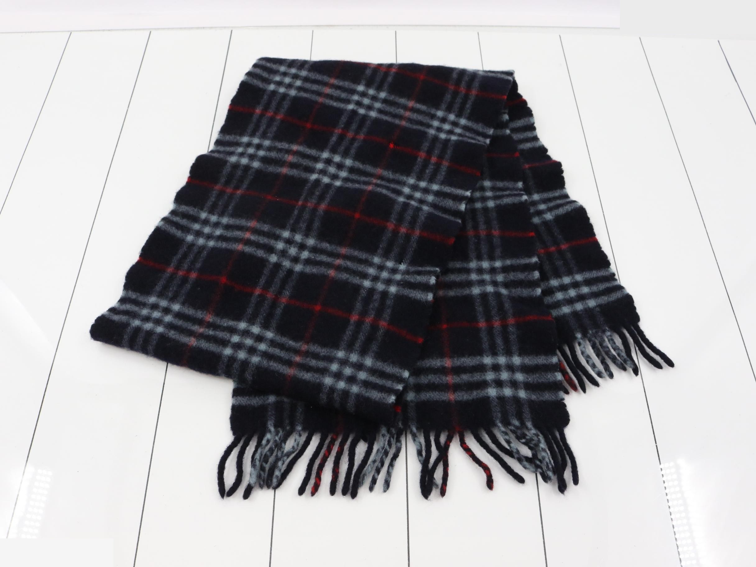Other lines: Small items, accessories, and scarves — view 3