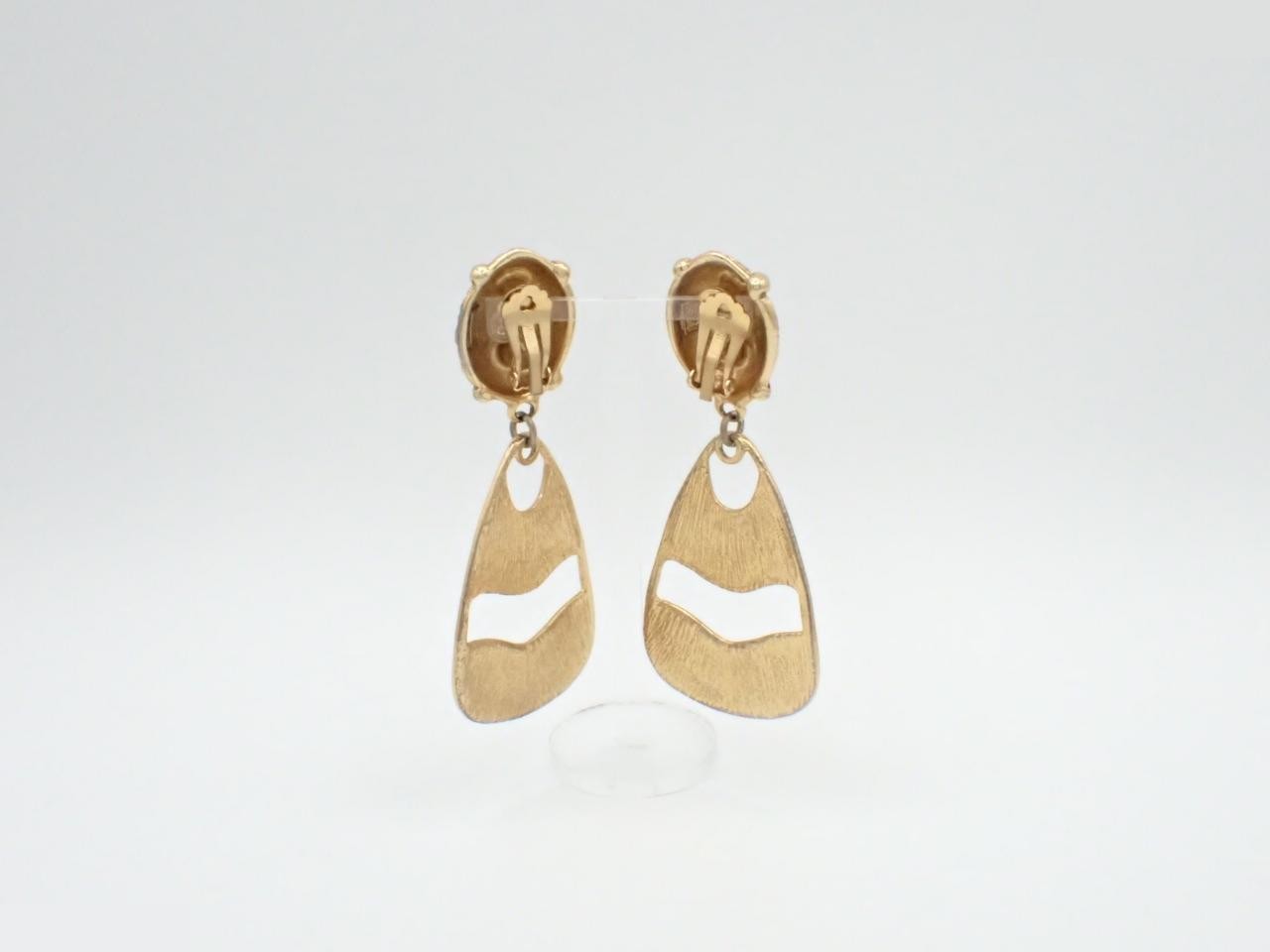 Other lines: Precious metals and earrings — view 2