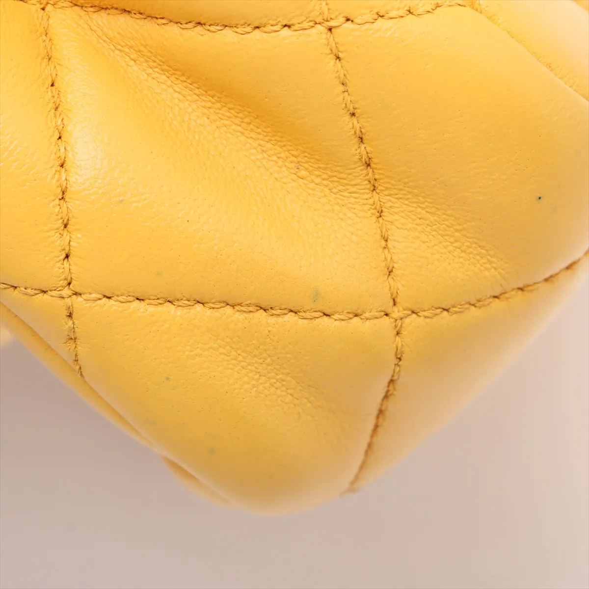 Matelasse Lambskin Chain Shoulder Bag Wood Yellow Gold Hardware XTG095T4 Random Plate — view 12
