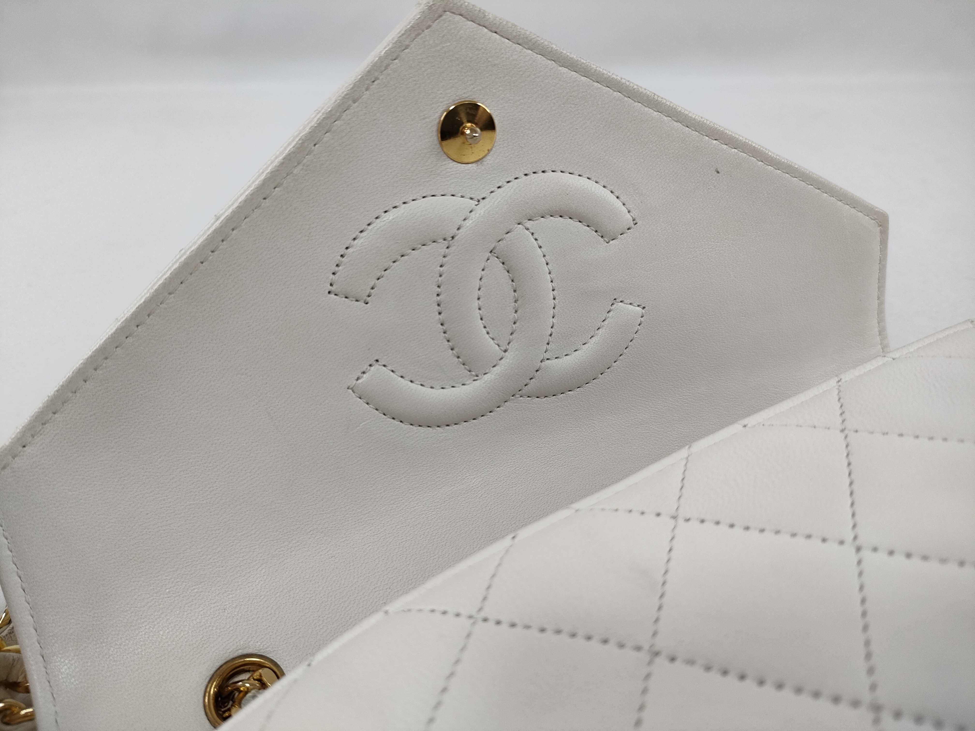 Lambskin Vintage Matelassé 23 Envelope Chain Shoulder Bag — view 14