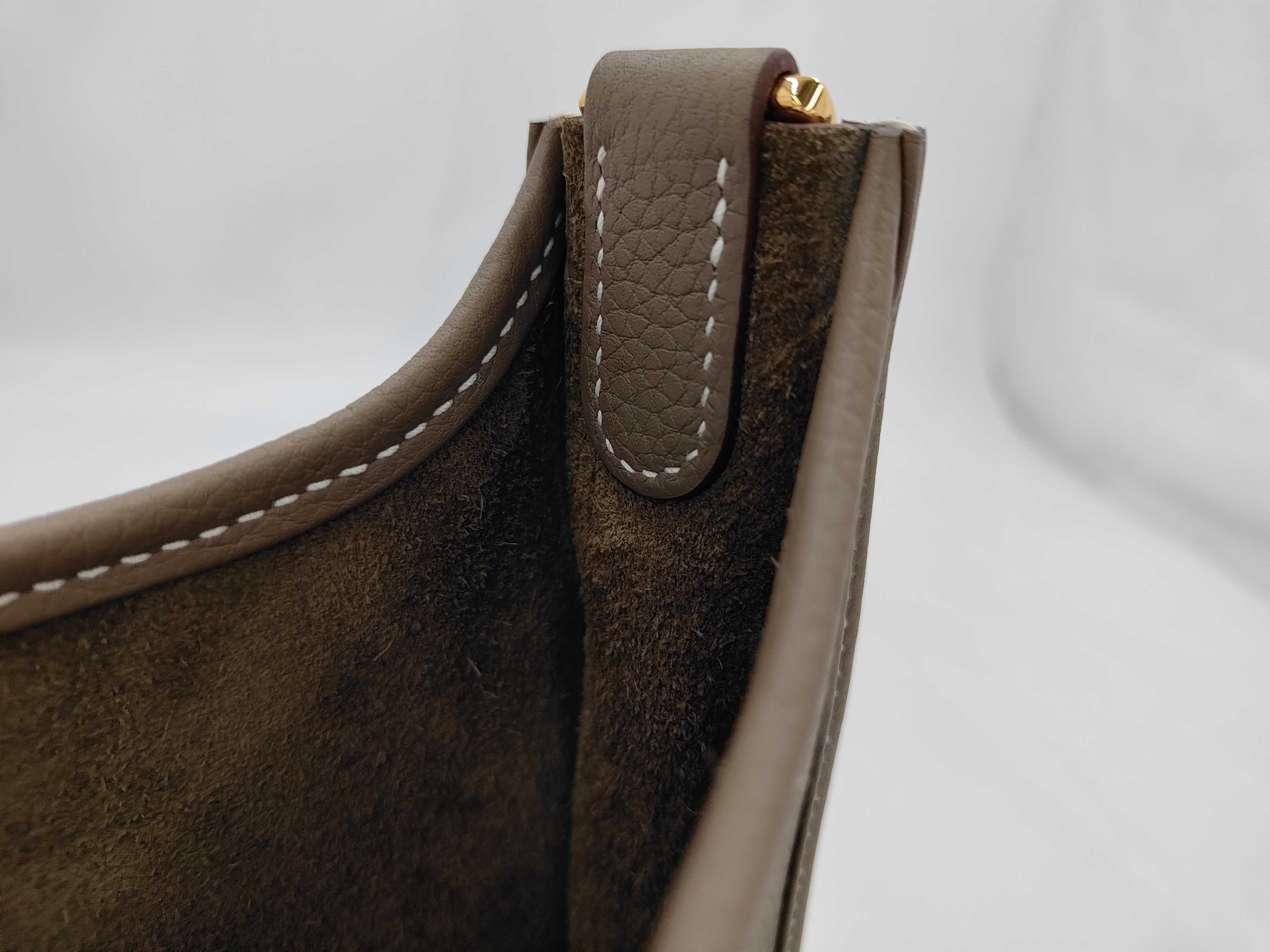 Evelyne 23 Handbag in Etoupe Taurillon Clemence Leather with Gold Hardware (G Stamp) — view 8