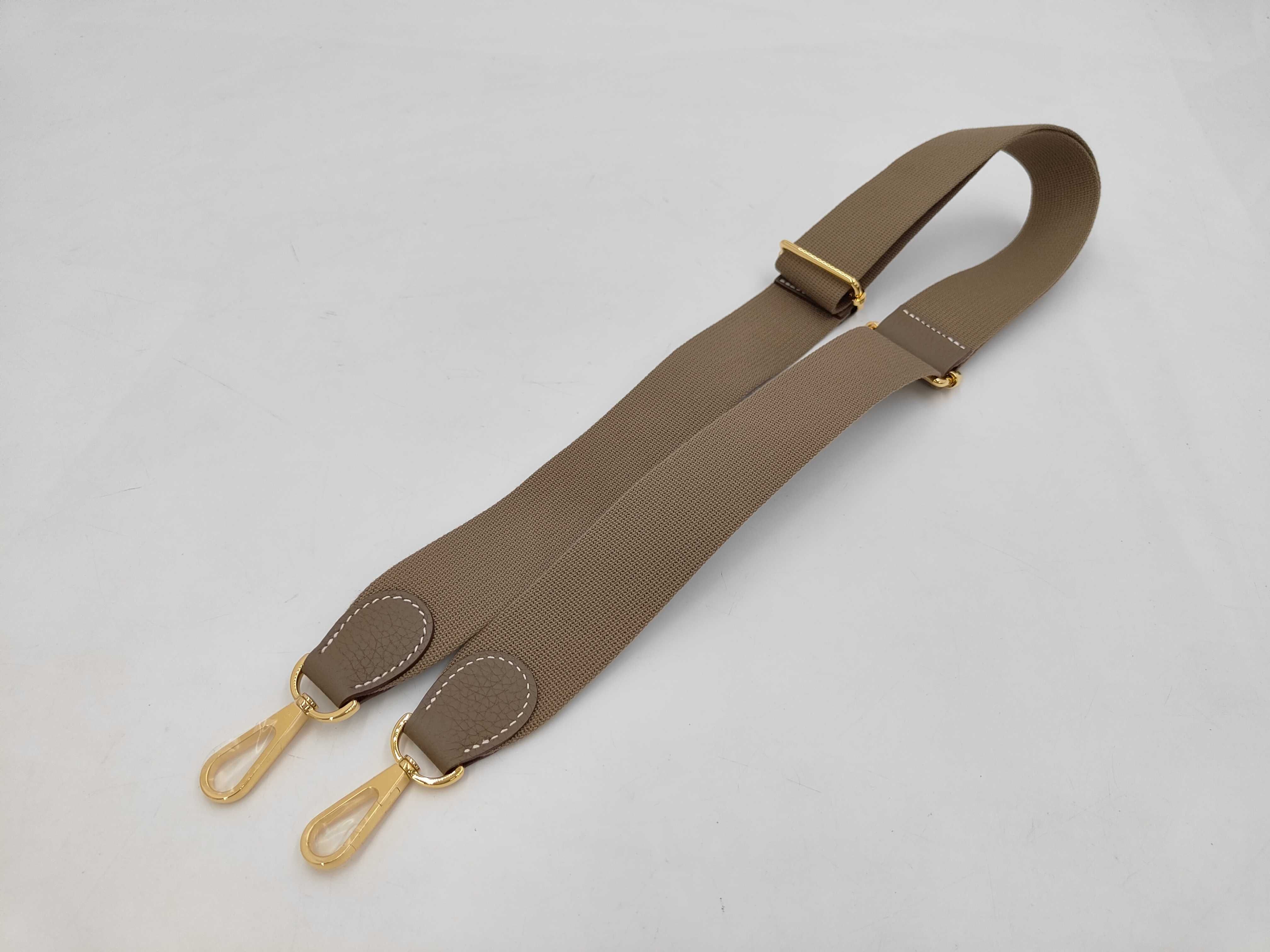 Evelyne 23 Handbag in Etoupe Taurillon Clemence Leather with Gold Hardware (G Stamp) — view 10