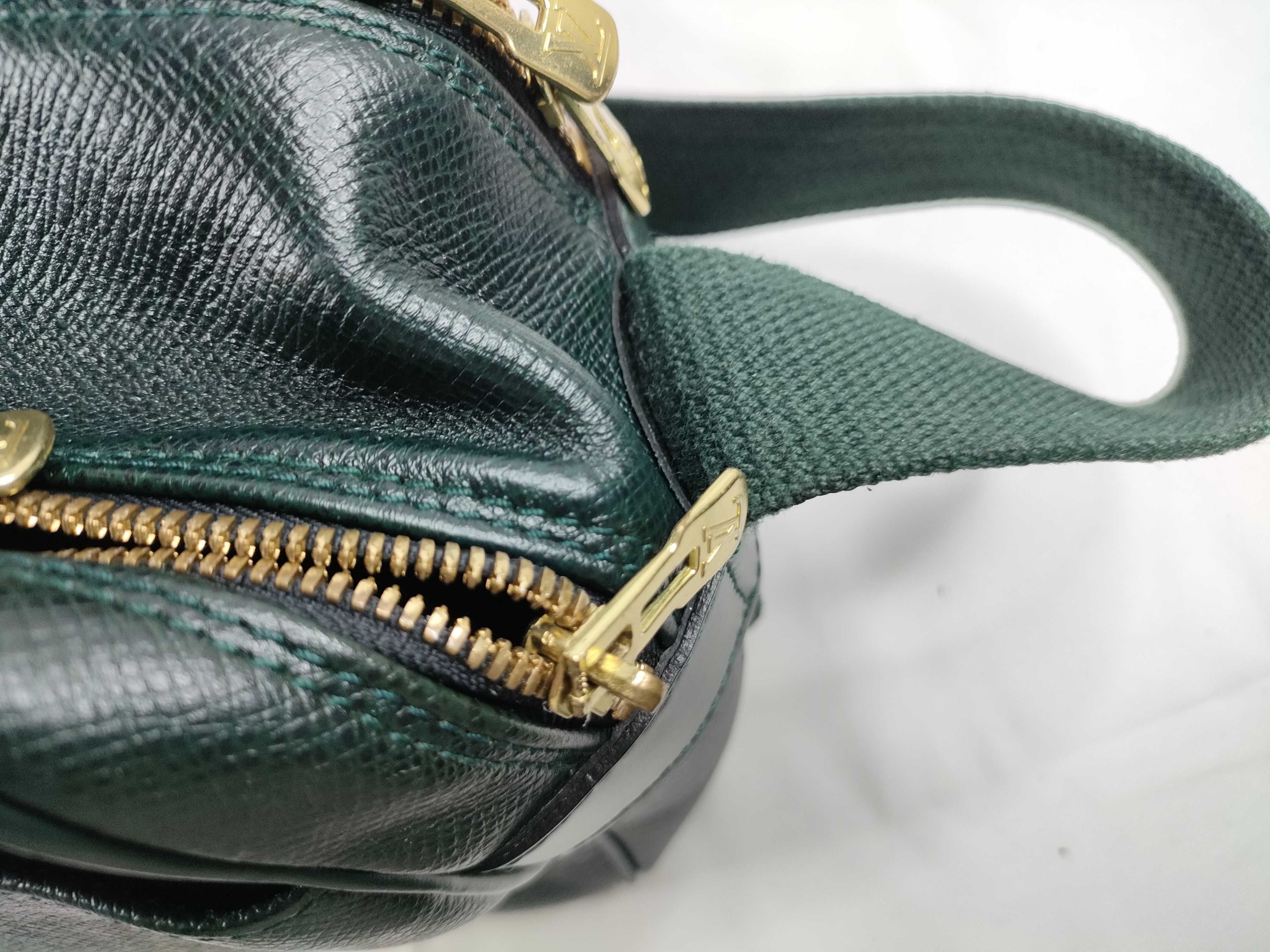 Taiga Louis Vuitton Taiga Reporter Leather Shoulder Bag Serial Shoulder Bag — view 8