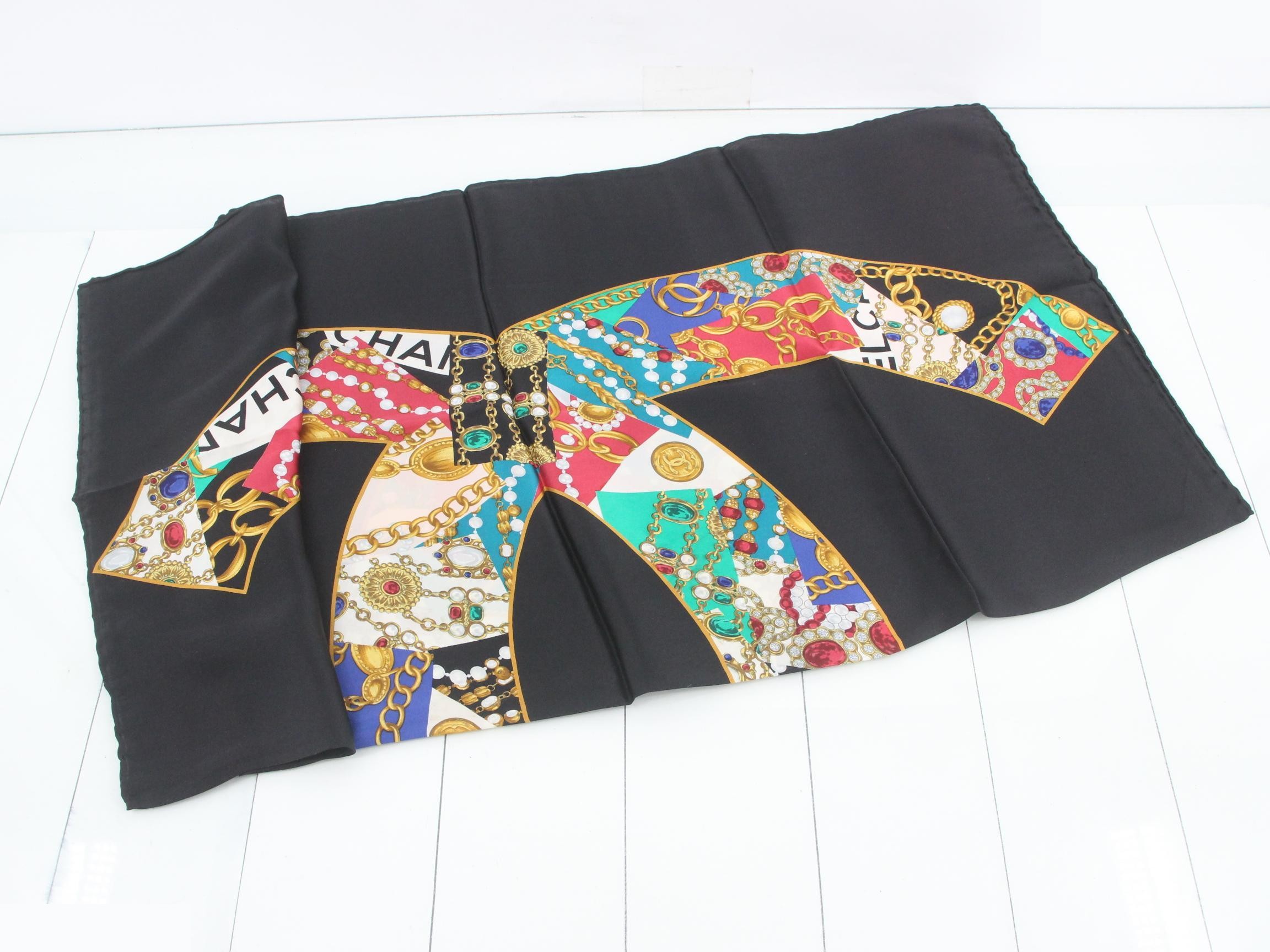 scarf — view 3