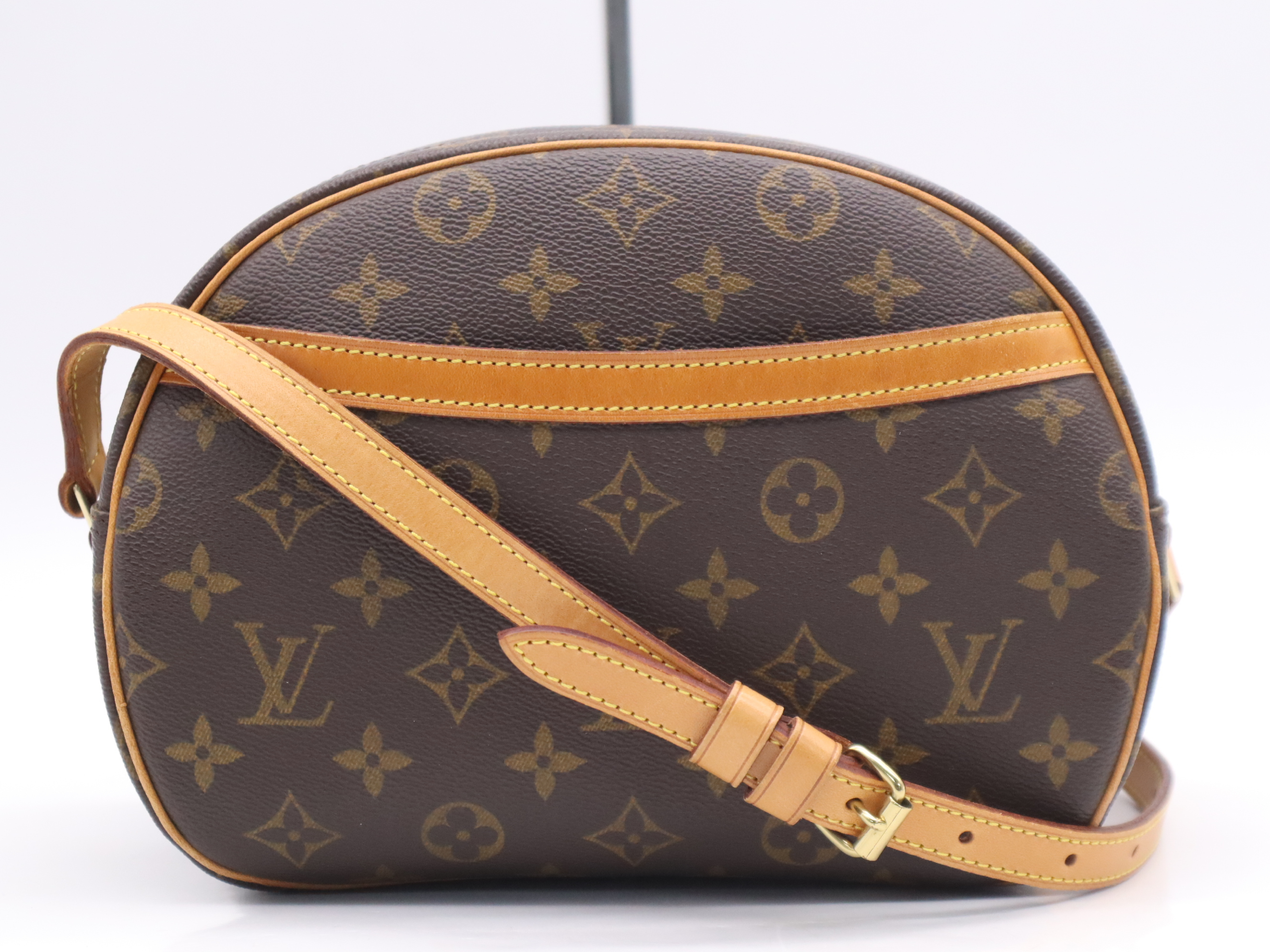 M51221 Monogram Blois Shoulder Bag