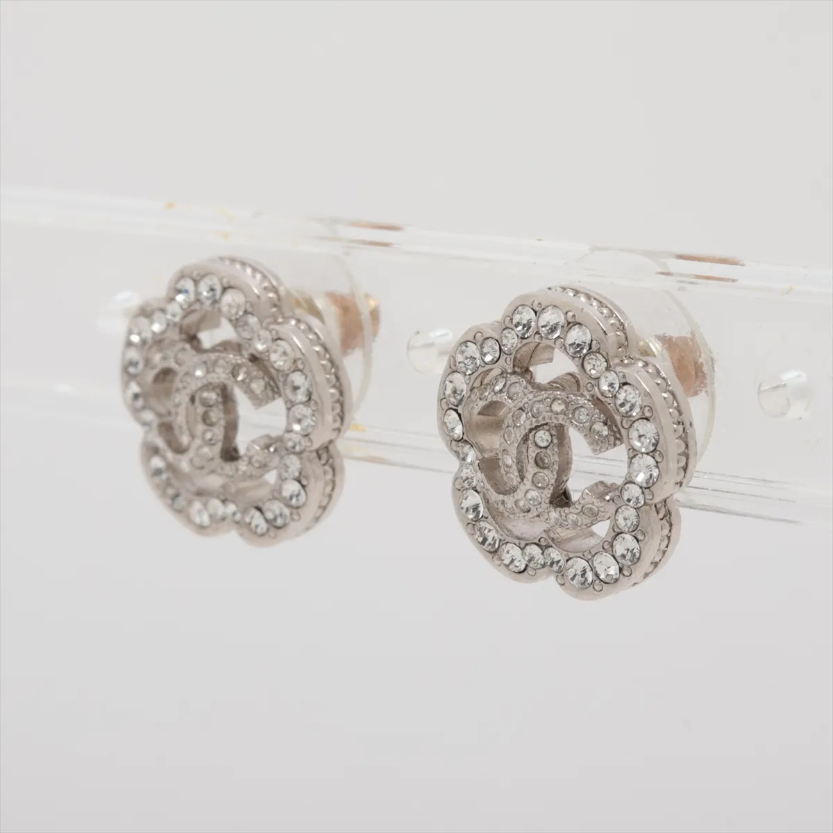 Coco Mark Flower C22V Earrings (Pair) Metal x Rhinestone Silver - — view 3