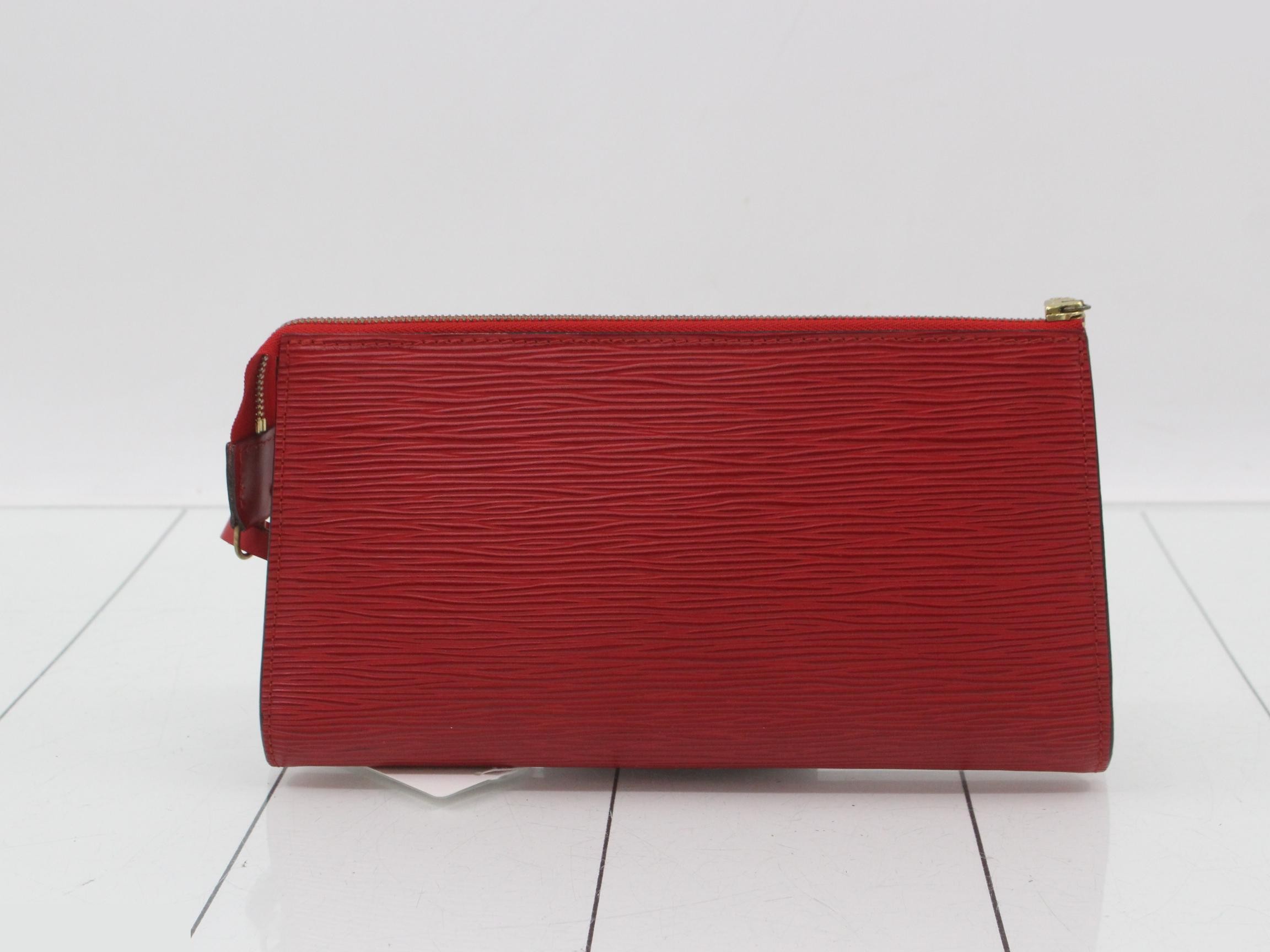 LV Epi Pochette Accessoires Second Bag — view 2