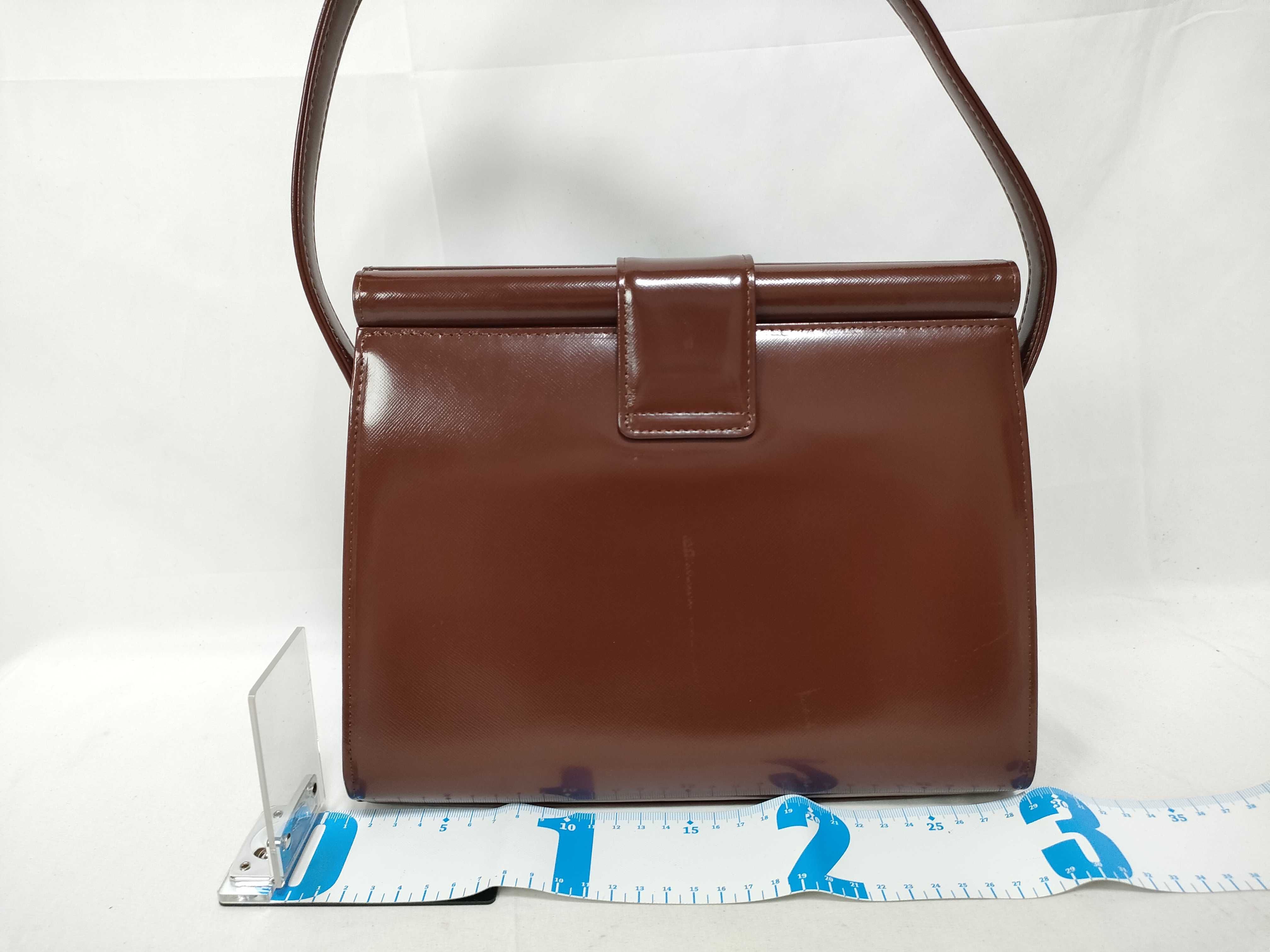 Glossy Leather Brown Gold Hardware One-Shoulder Bag — view 2