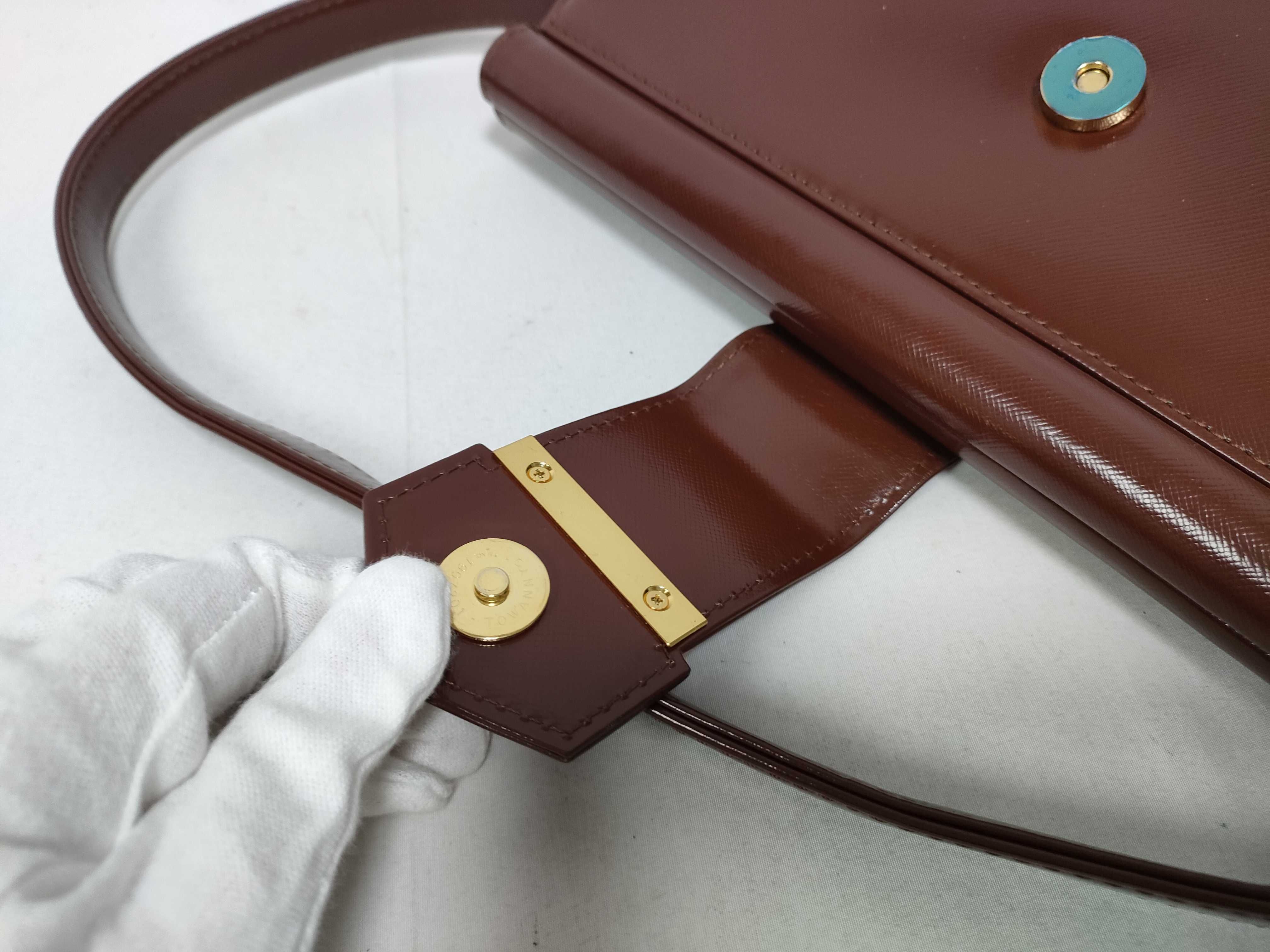 Glossy Leather Brown Gold Hardware One-Shoulder Bag — view 10